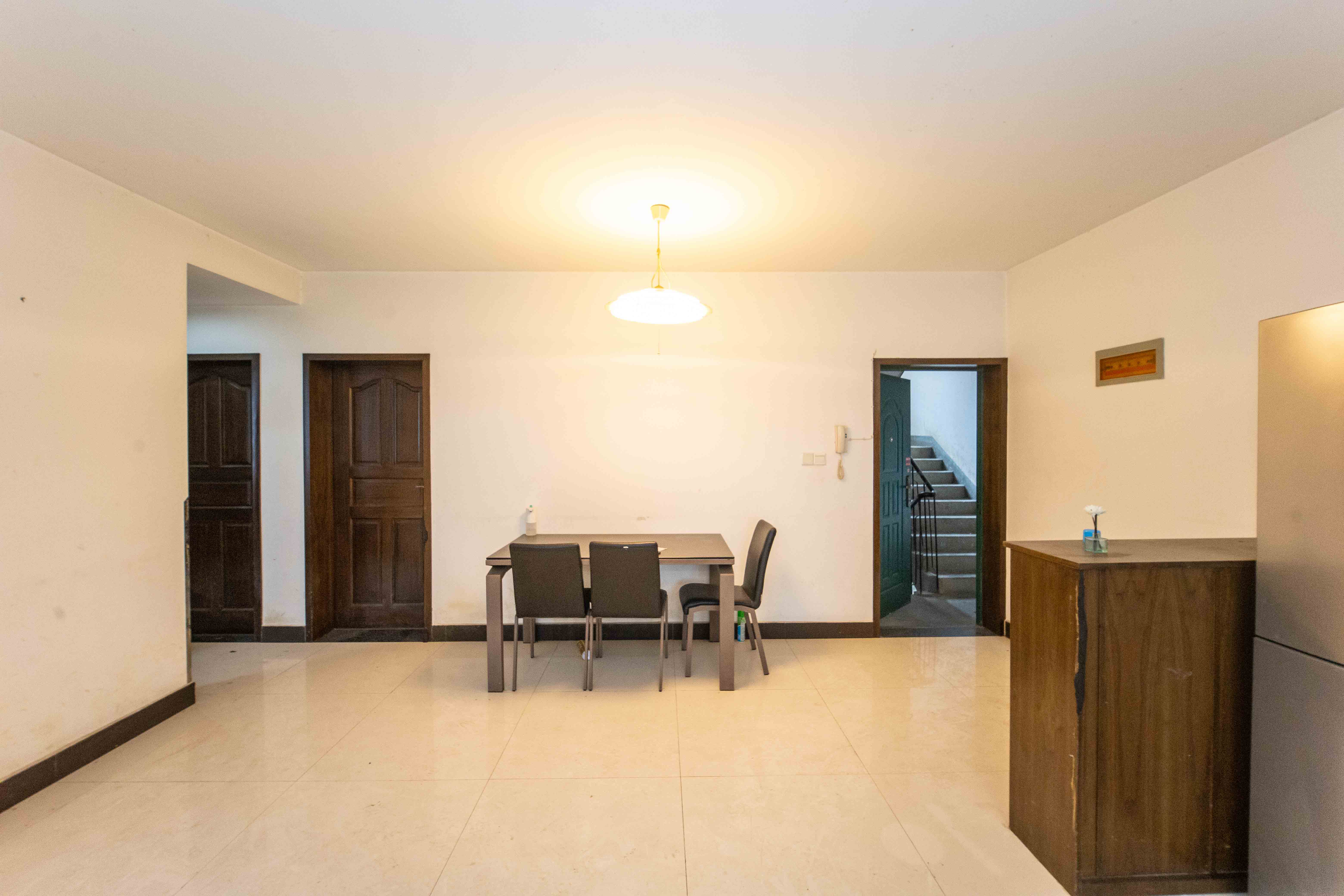 新桥小区  3室2厅1卫    67.0万 新桥小区  3室2厅1卫    67.0万其他