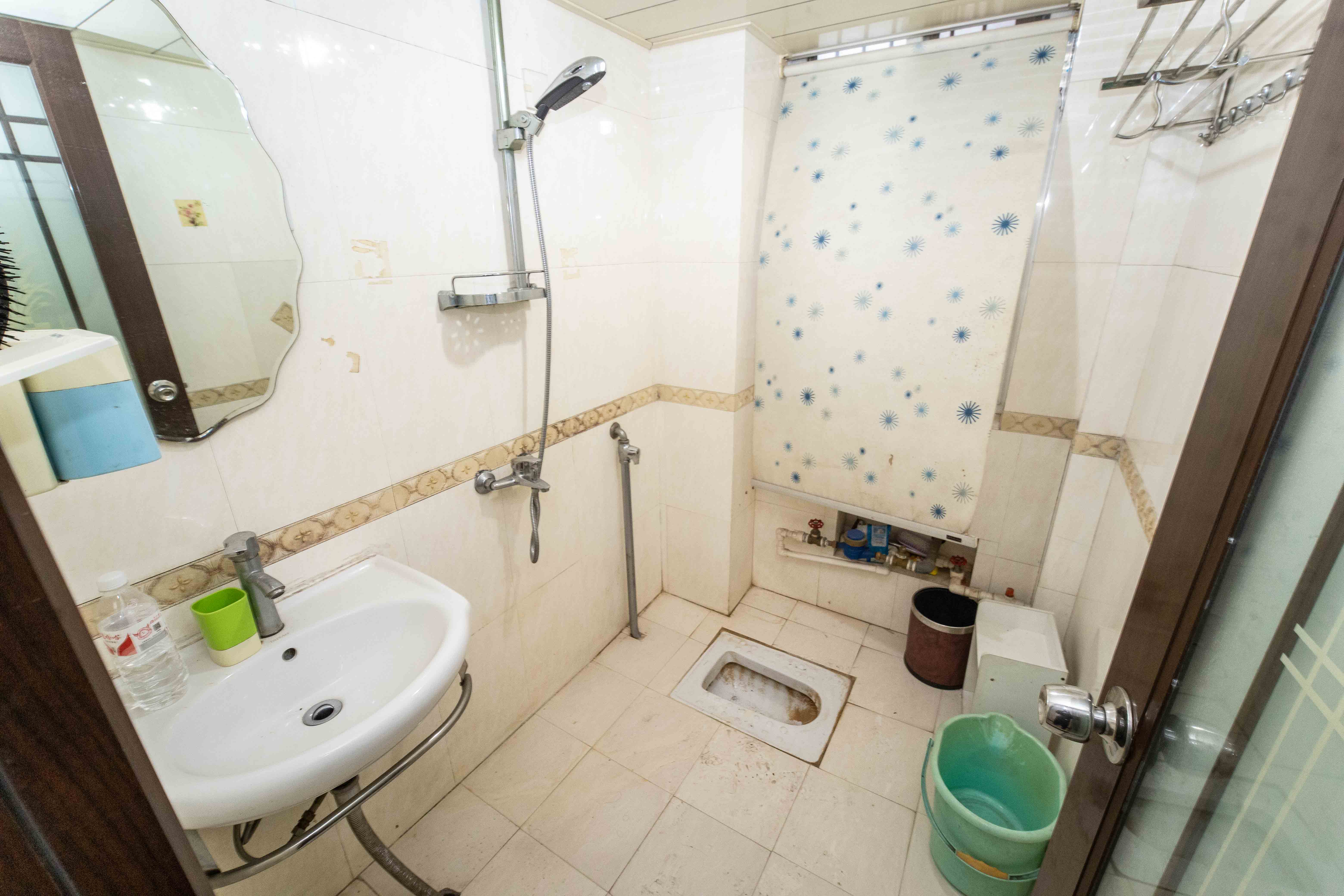 新桥小区  3室2厅1卫    67.0万 新桥小区  3室2厅1卫    67.0万卫生间