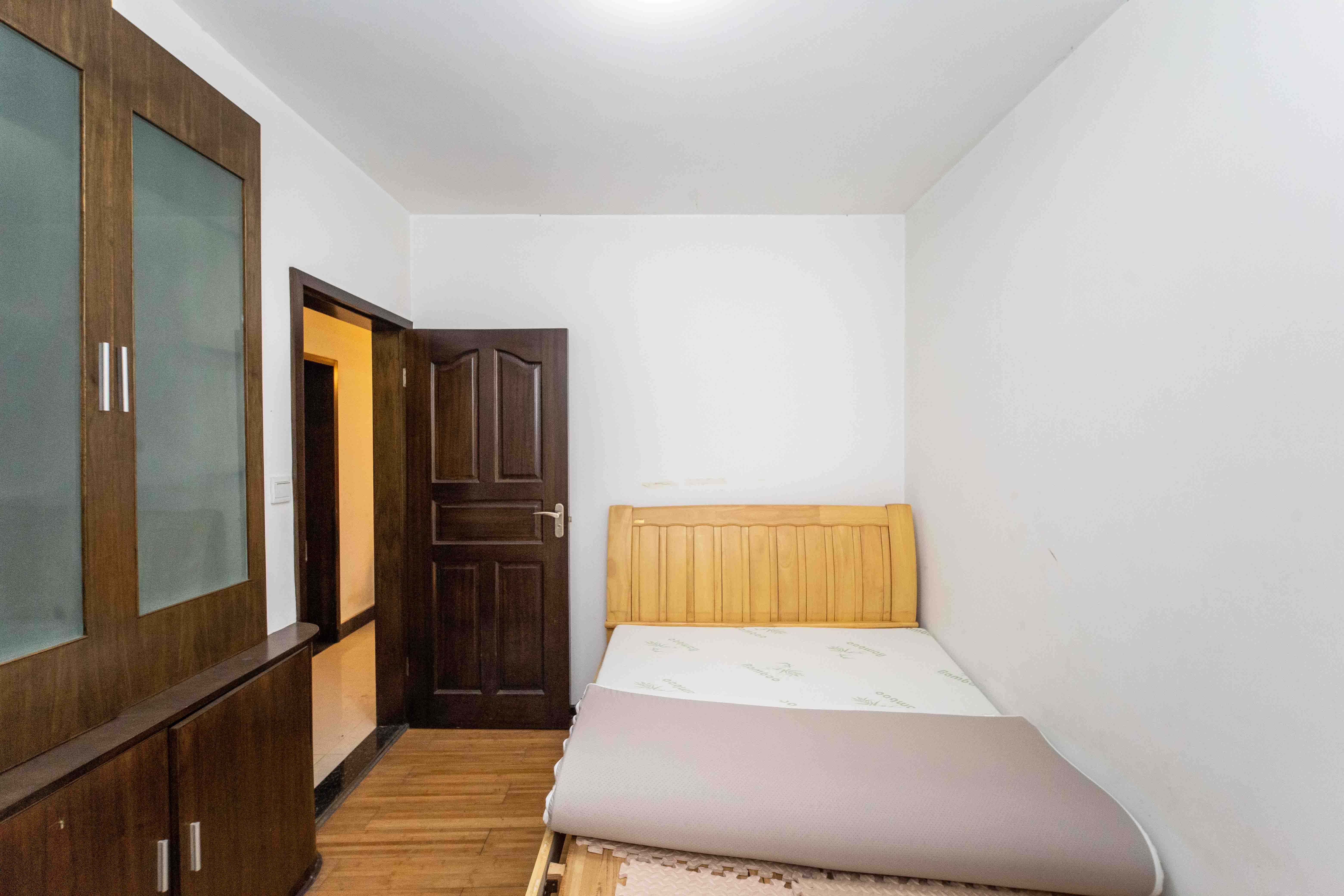 新桥小区  3室2厅1卫    67.0万 新桥小区  3室2厅1卫    67.0万卧室