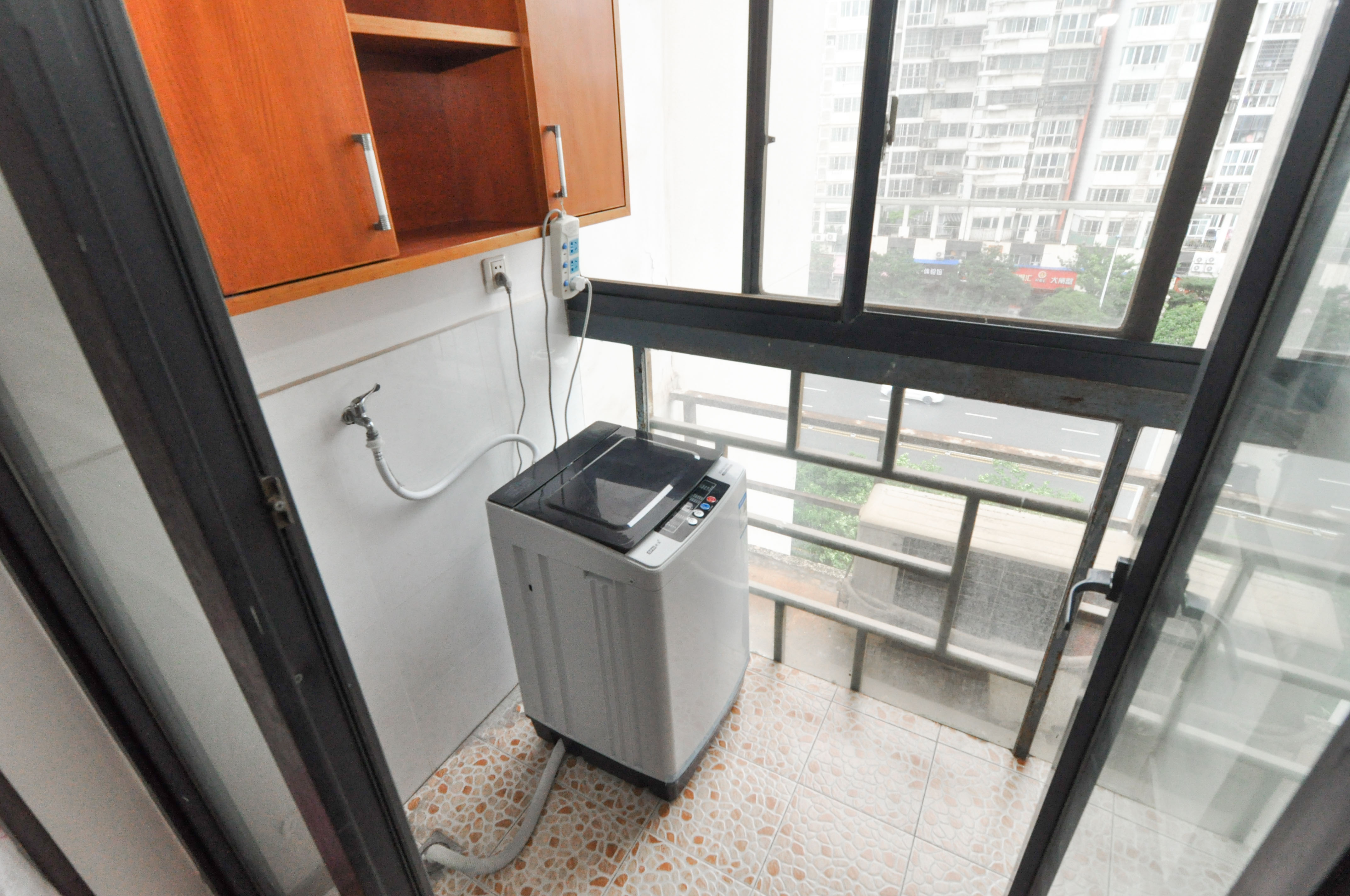 西子湖畔沃府  2室2厅1卫   96.80万其他
