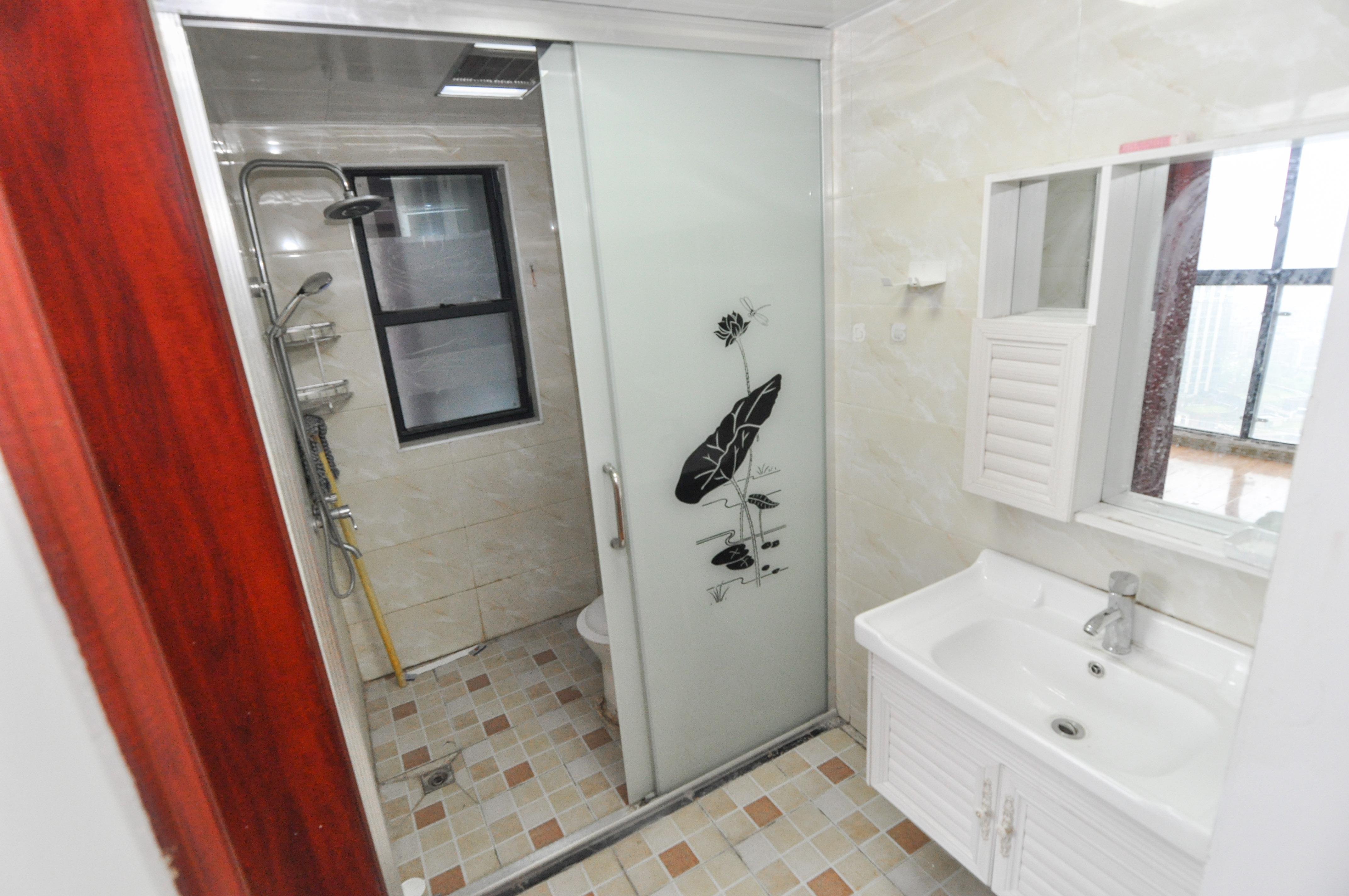 中建梅溪湖中心  3室2厅2卫   162.00万卫生间