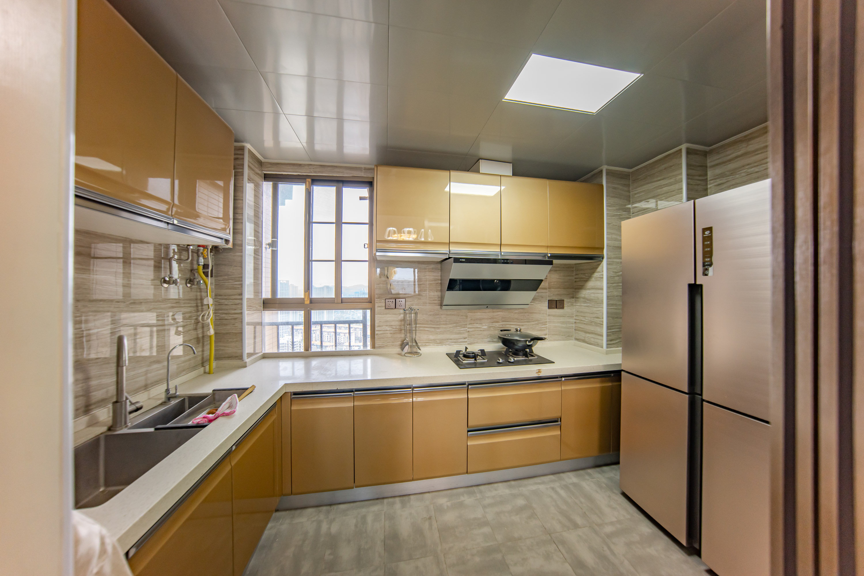 江山帝景雅典  3室2厅2卫    105.0万 江山帝景雅典  3室2厅2卫    105.0万厨房