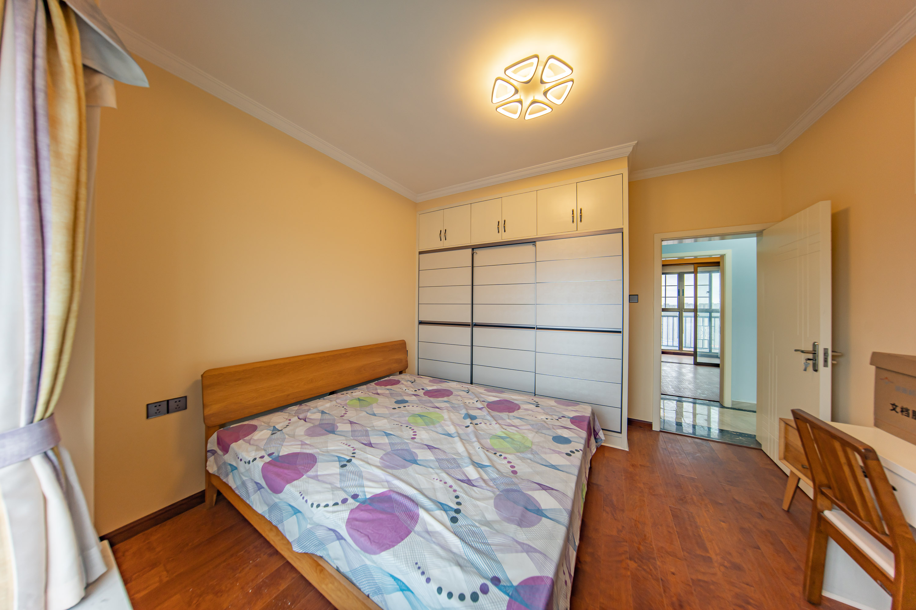 江山帝景雅典  3室2厅2卫    105.0万 江山帝景雅典  3室2厅2卫    105.0万卧室