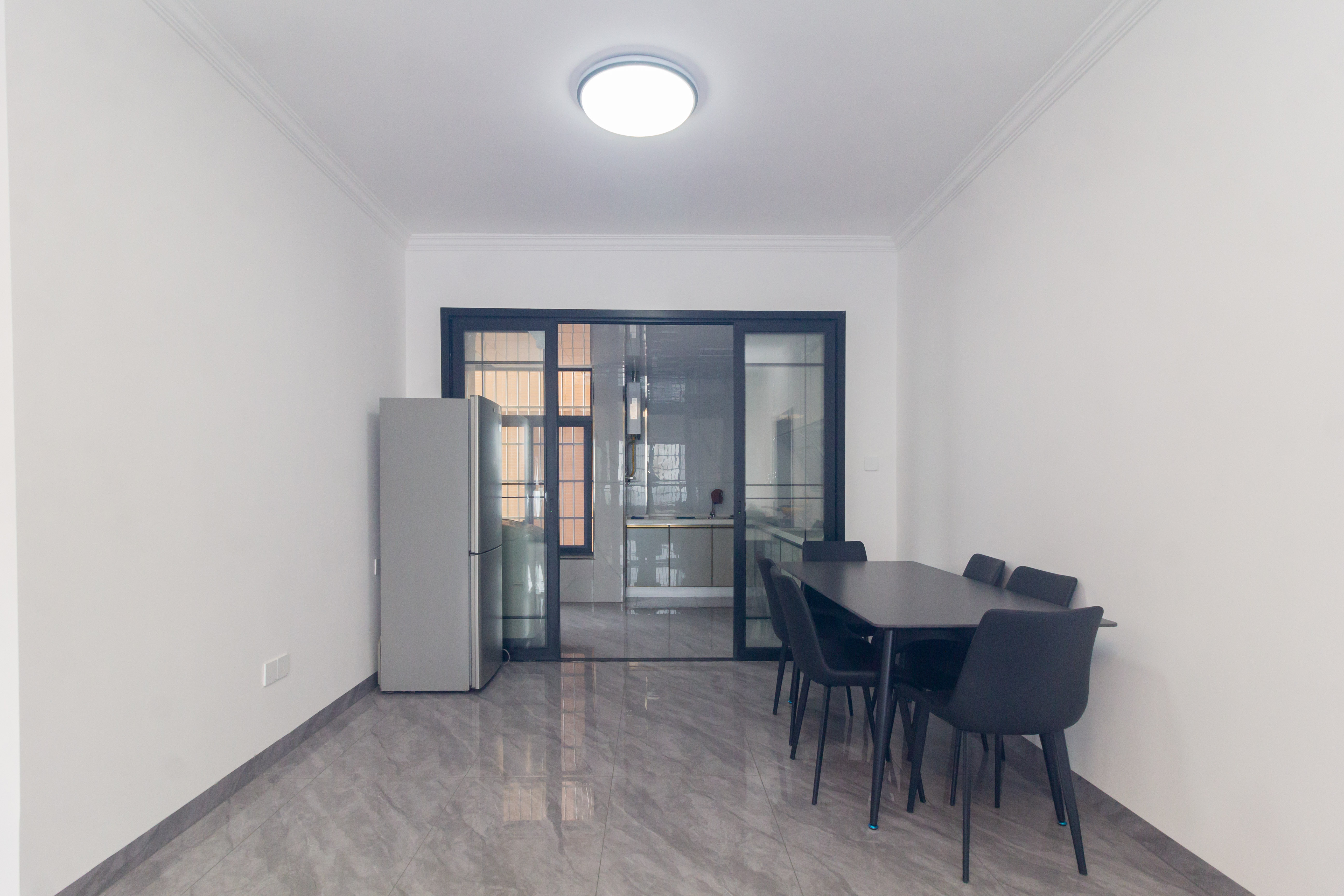 紫华郡  3室2厅2卫    89.0万 紫华郡  3室2厅2卫    89.0万客厅