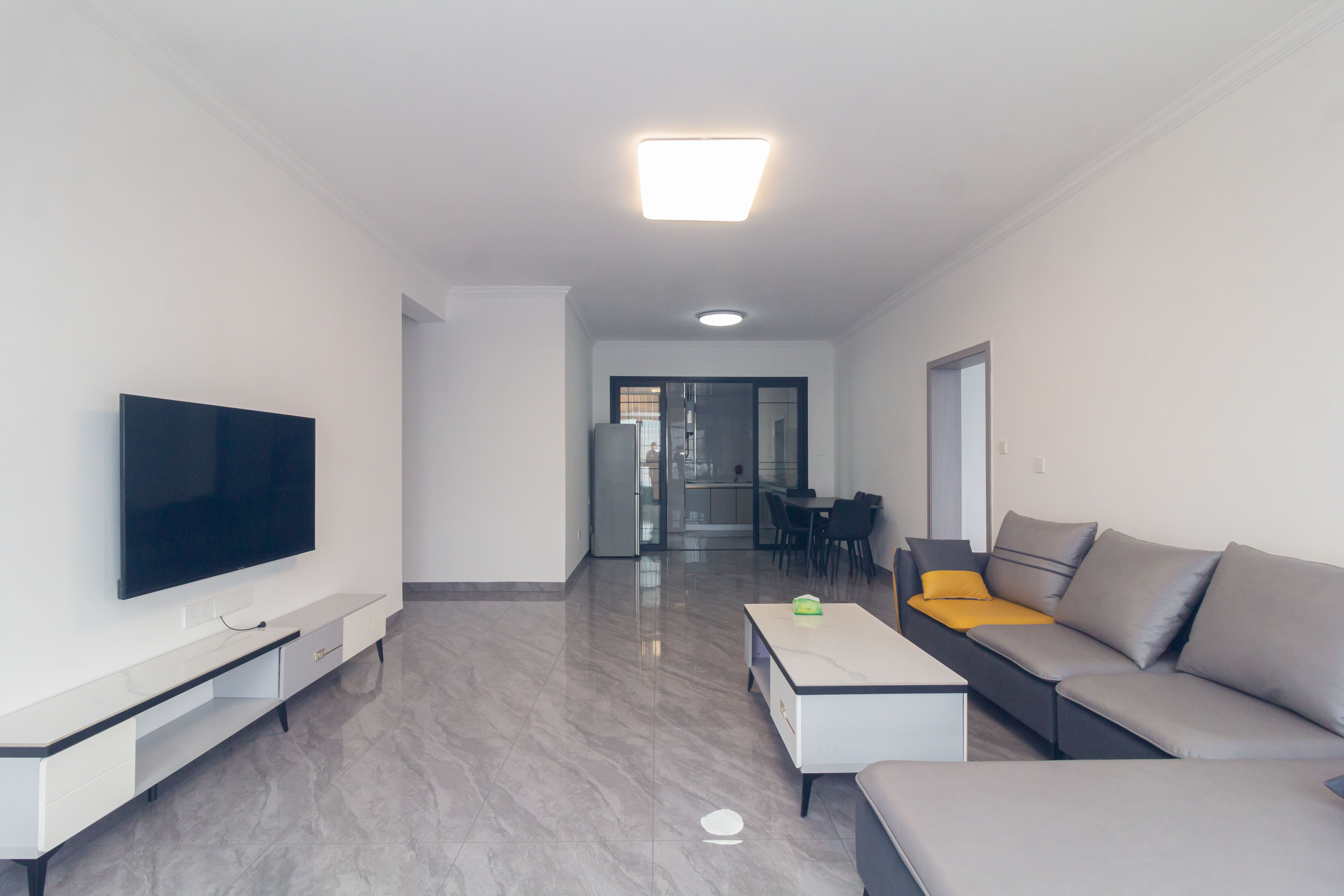 紫华郡  3室2厅2卫    89.0万 紫华郡  3室2厅2卫    89.0万客厅