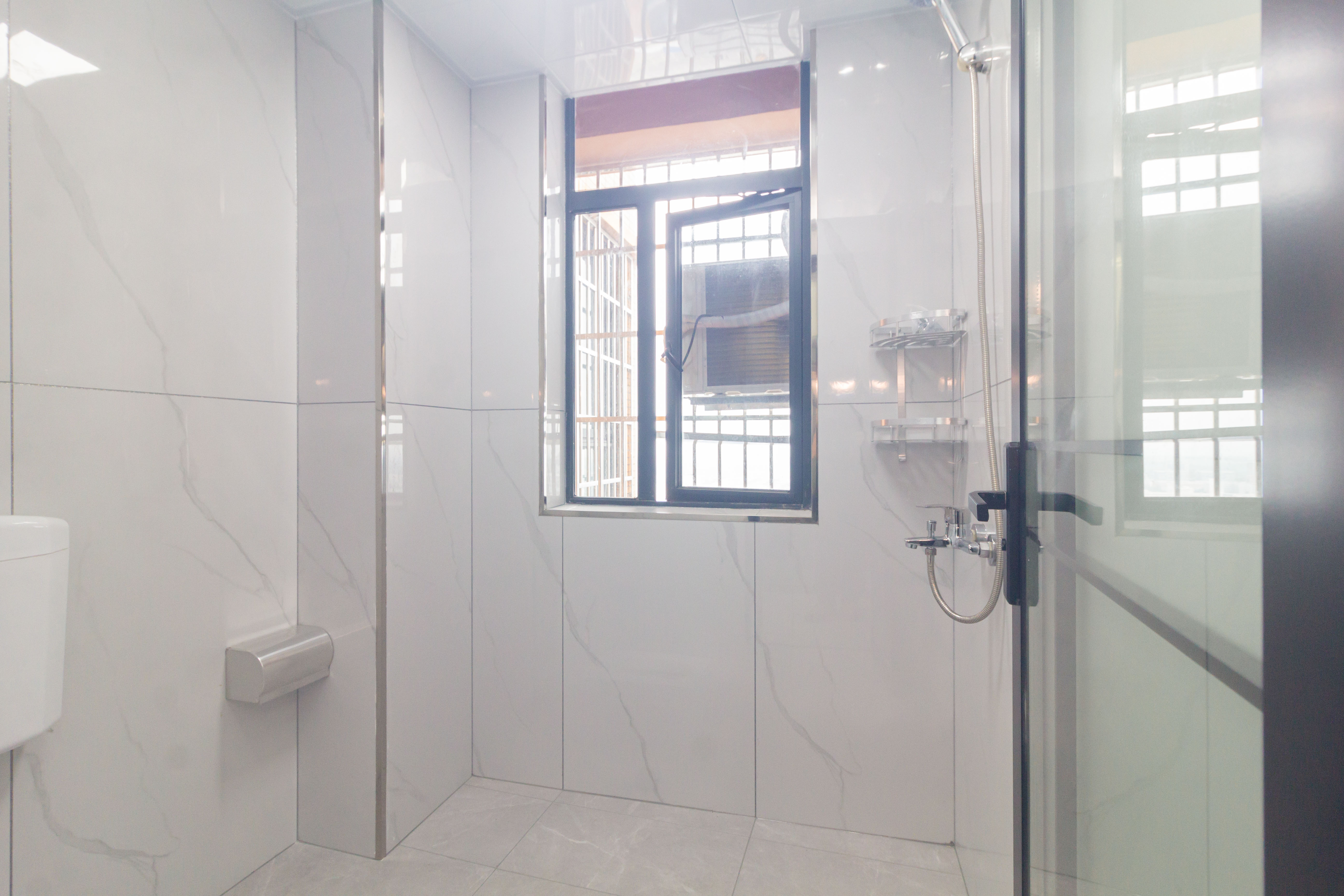 紫华郡  3室2厅2卫    89.0万 紫华郡  3室2厅2卫    89.0万卫生间