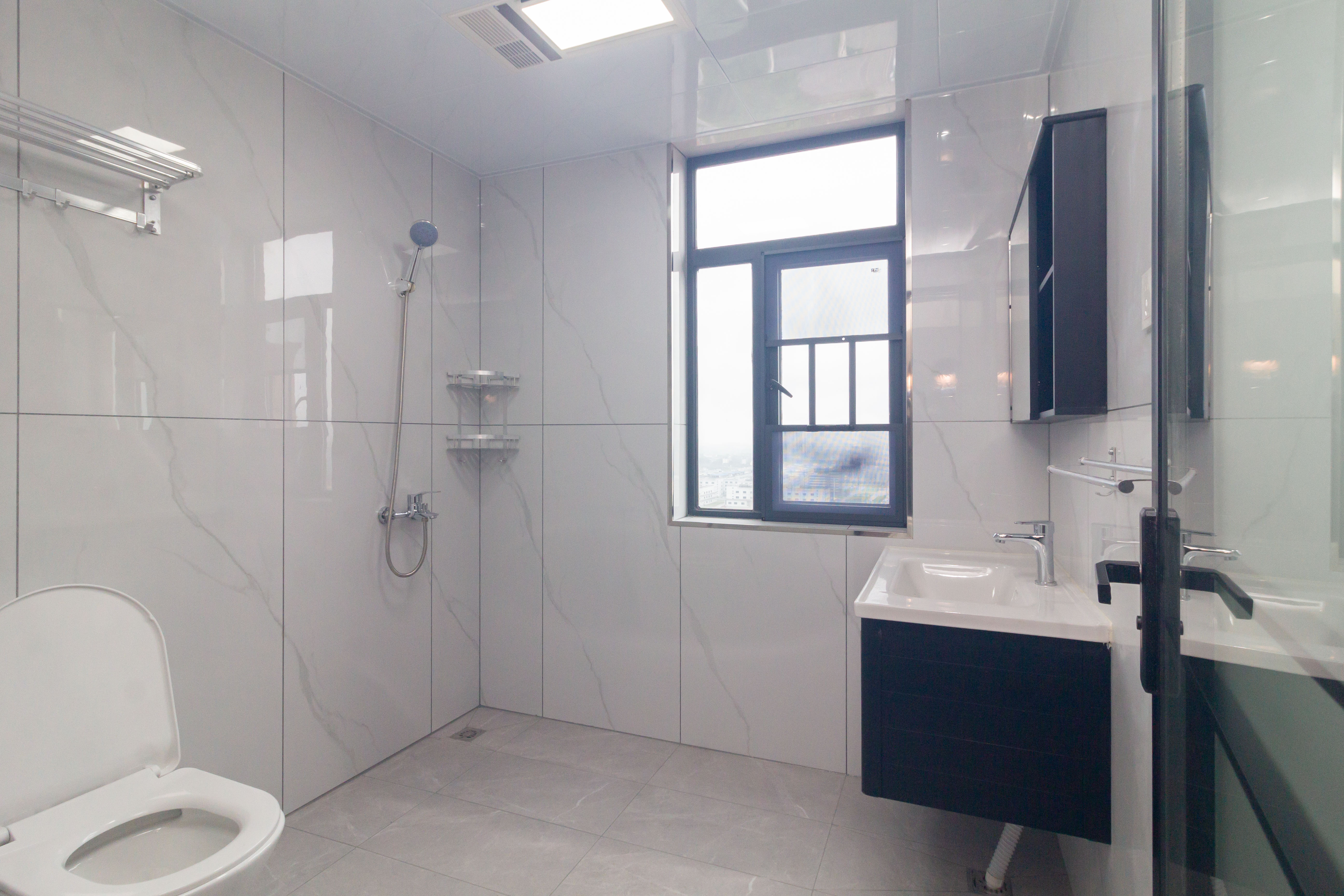 紫华郡  3室2厅2卫    89.0万 紫华郡  3室2厅2卫    89.0万卫生间