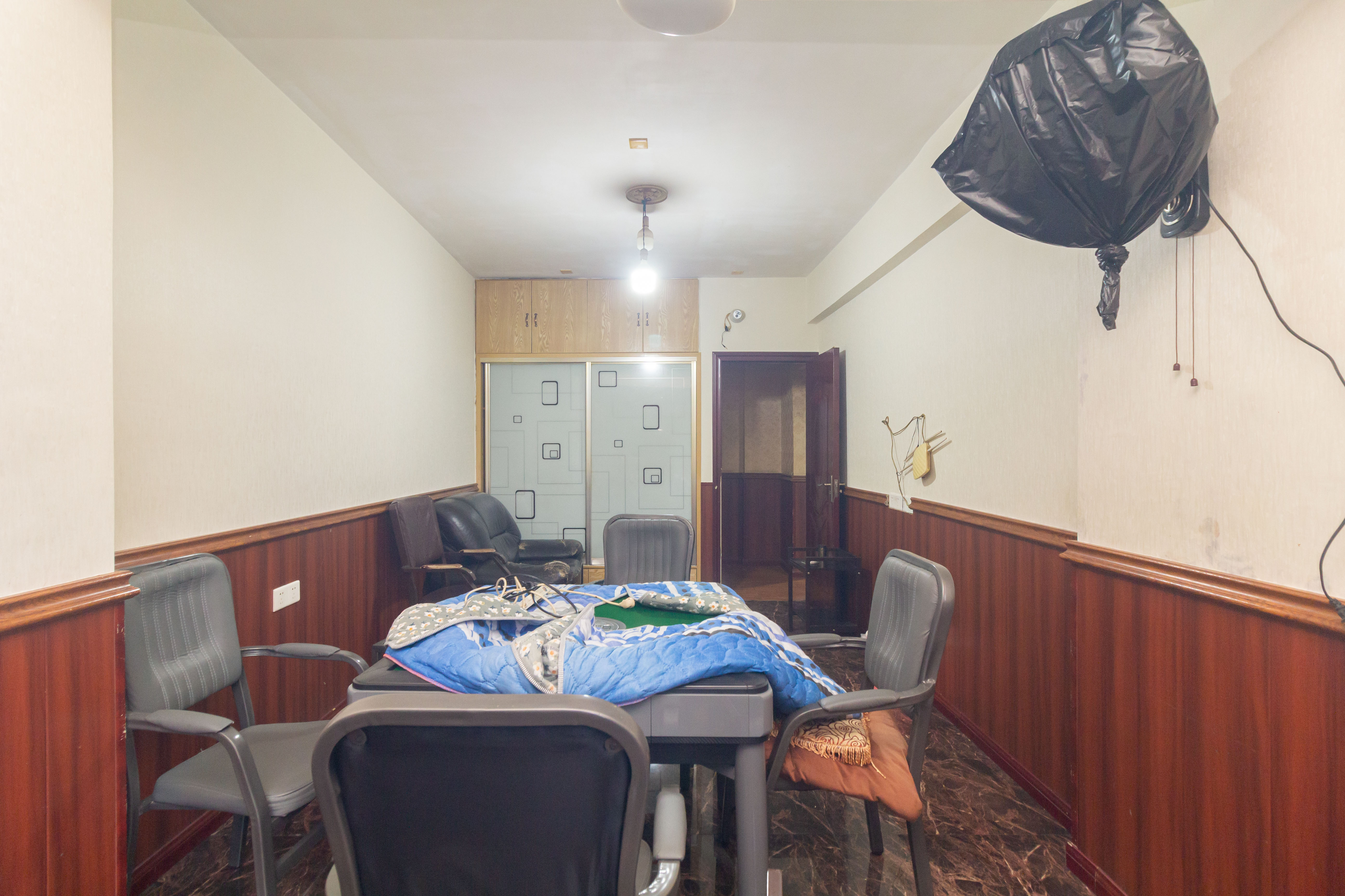 三景华御  4室2厅2卫    95.8万 三景华御  4室2厅2卫    95.8万卧室