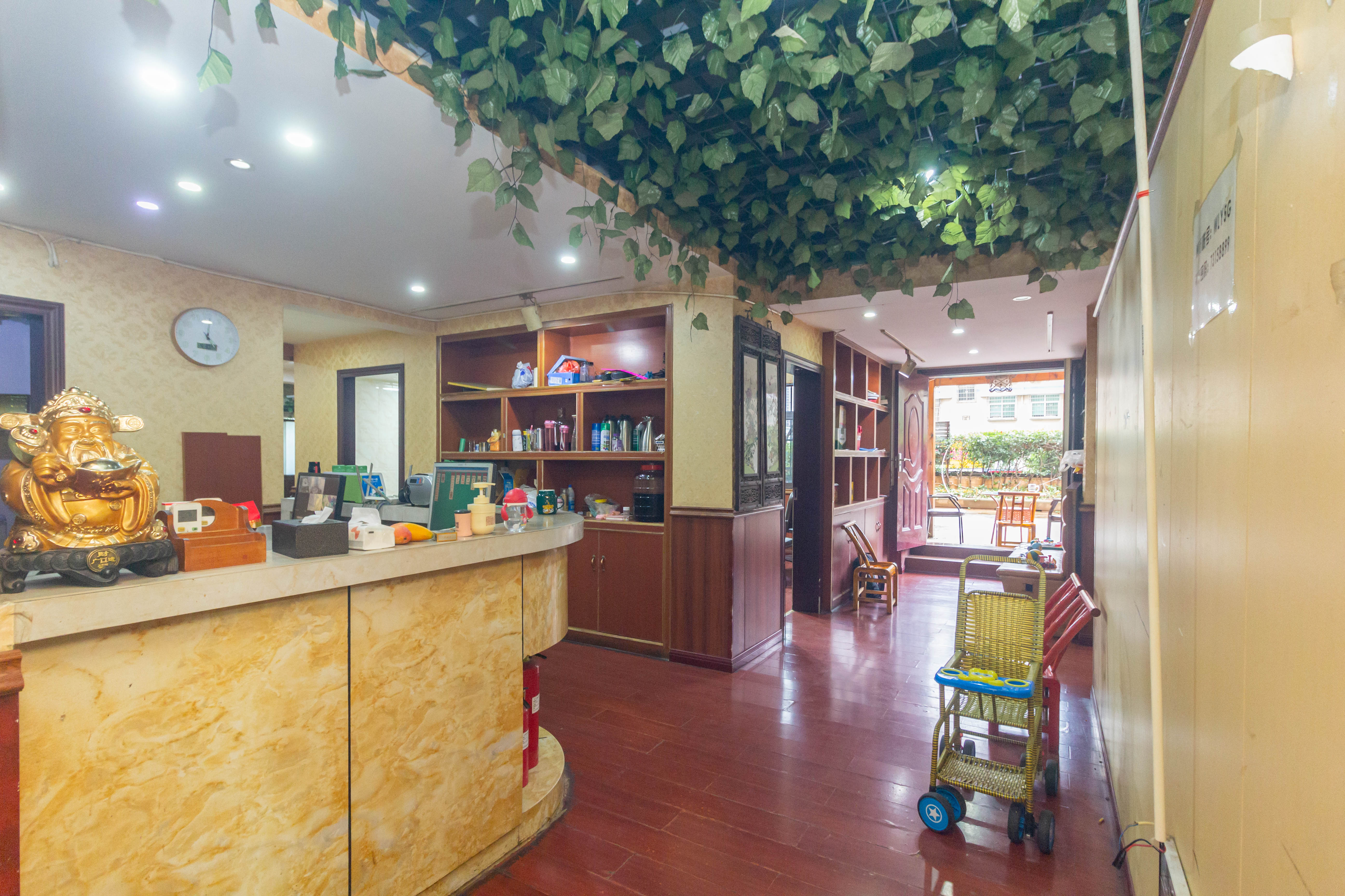 三景华御 3室2厅2卫 76.9万 三景华御 3室2厅2卫 76.9万客厅