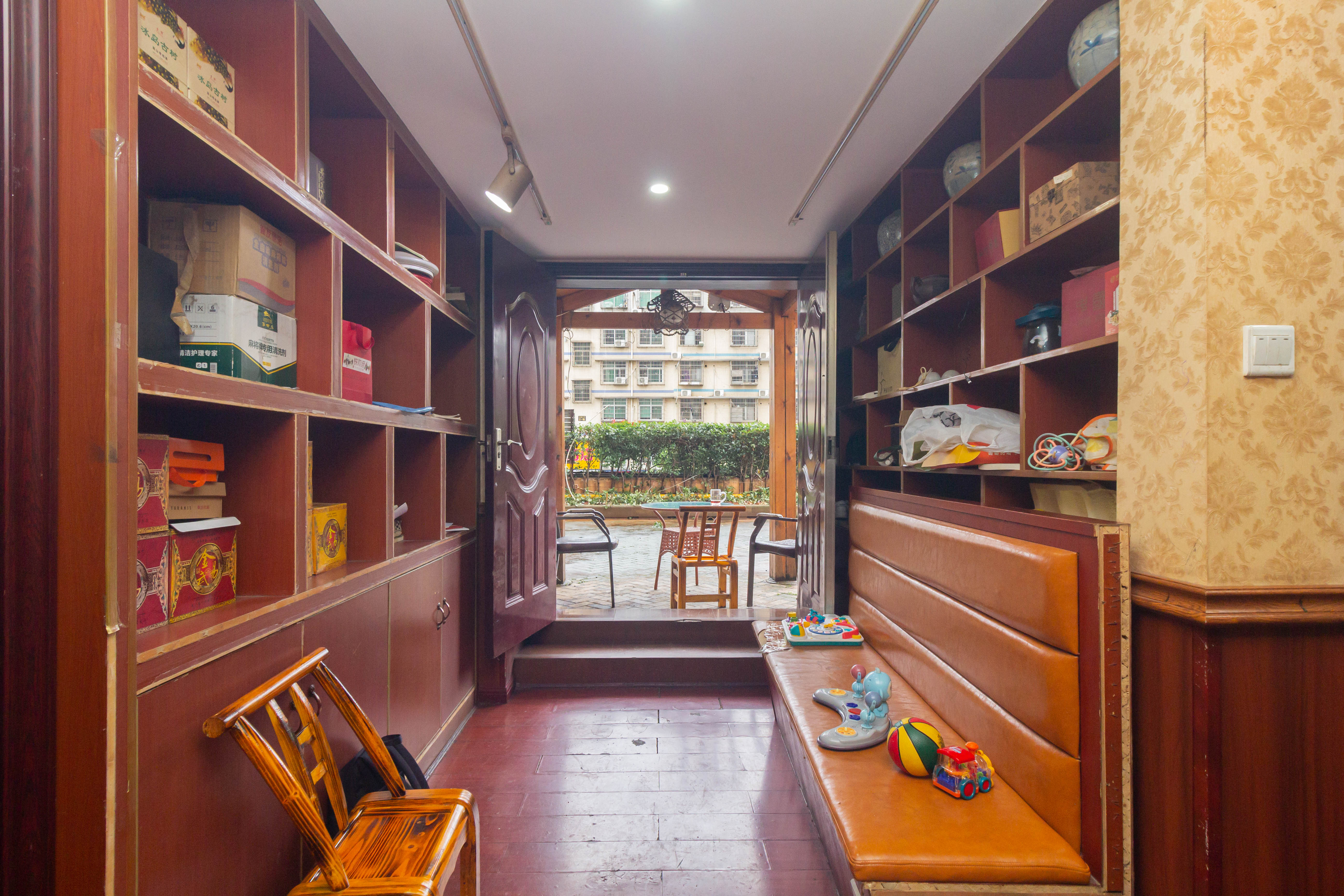 三景华御 3室2厅2卫 76.9万 三景华御 3室2厅2卫 76.9万客厅