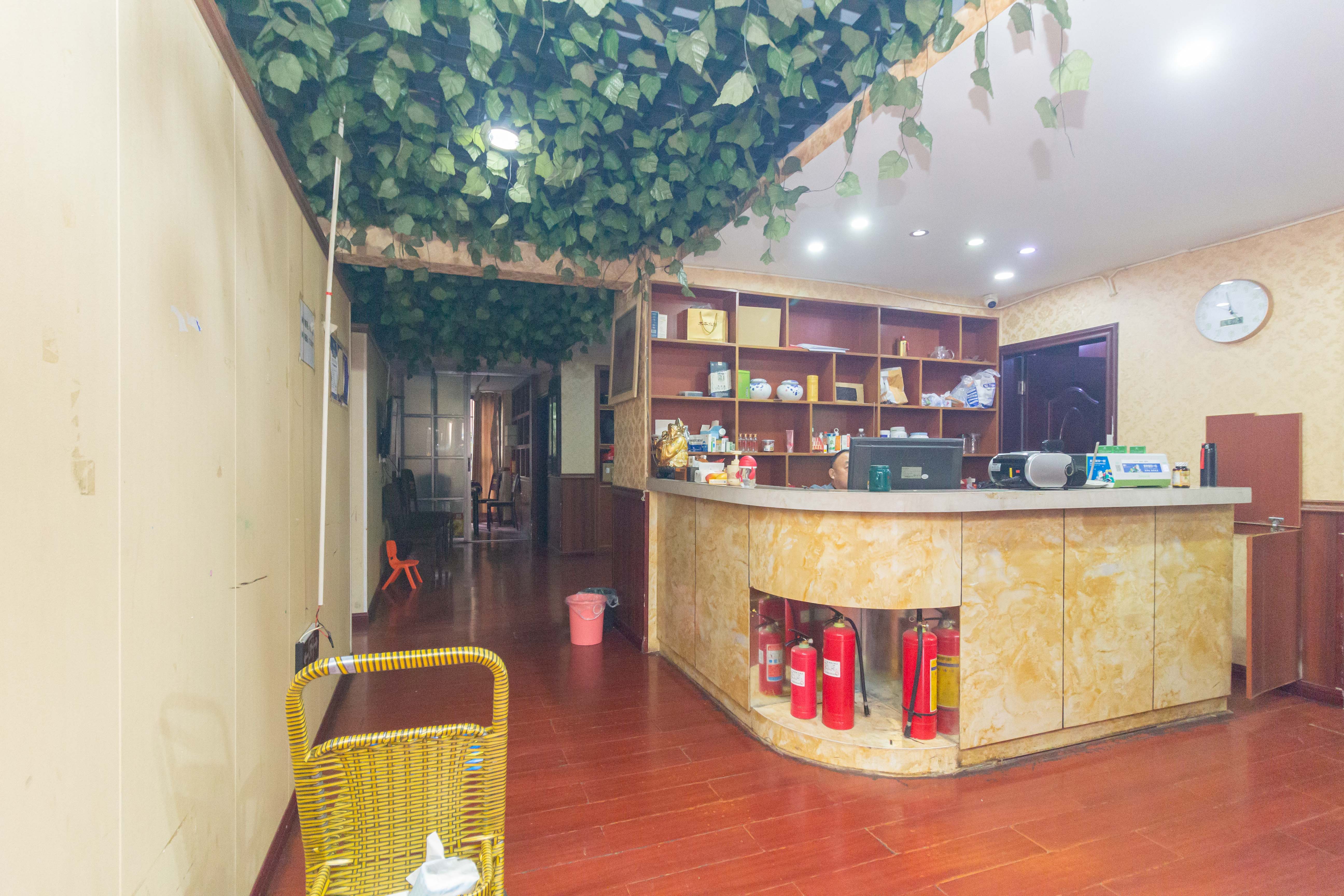 三景华御 3室2厅2卫 76.9万 三景华御 3室2厅2卫 76.9万客厅