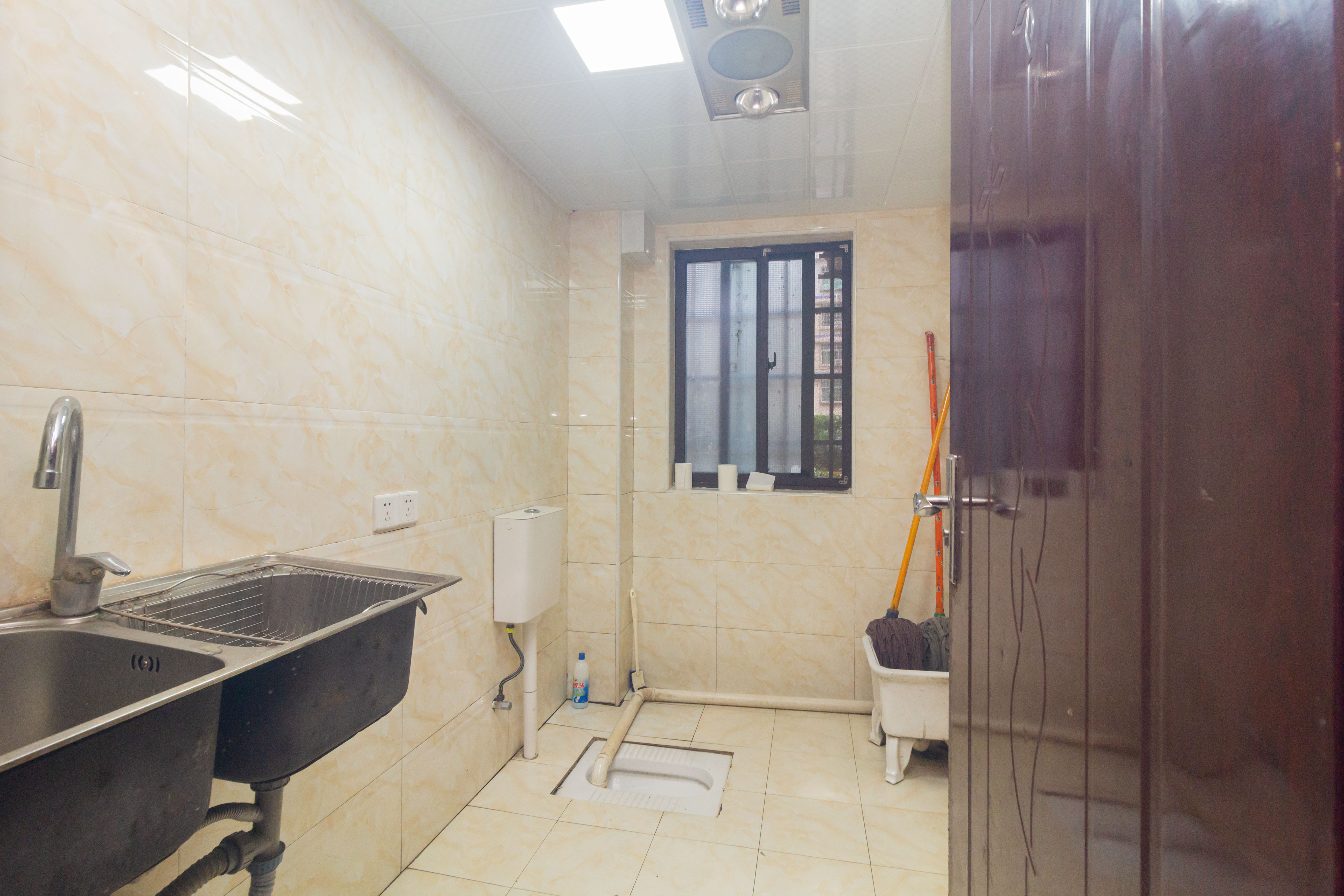 三景华御 3室2厅2卫 76.9万 三景华御 3室2厅2卫 76.9万卫生间