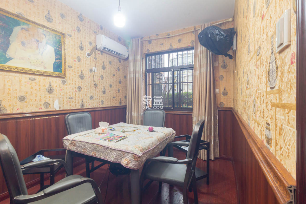 三景华御 3室2厅2卫 76.9万 三景华御 3室2厅2卫 76.9万卧室