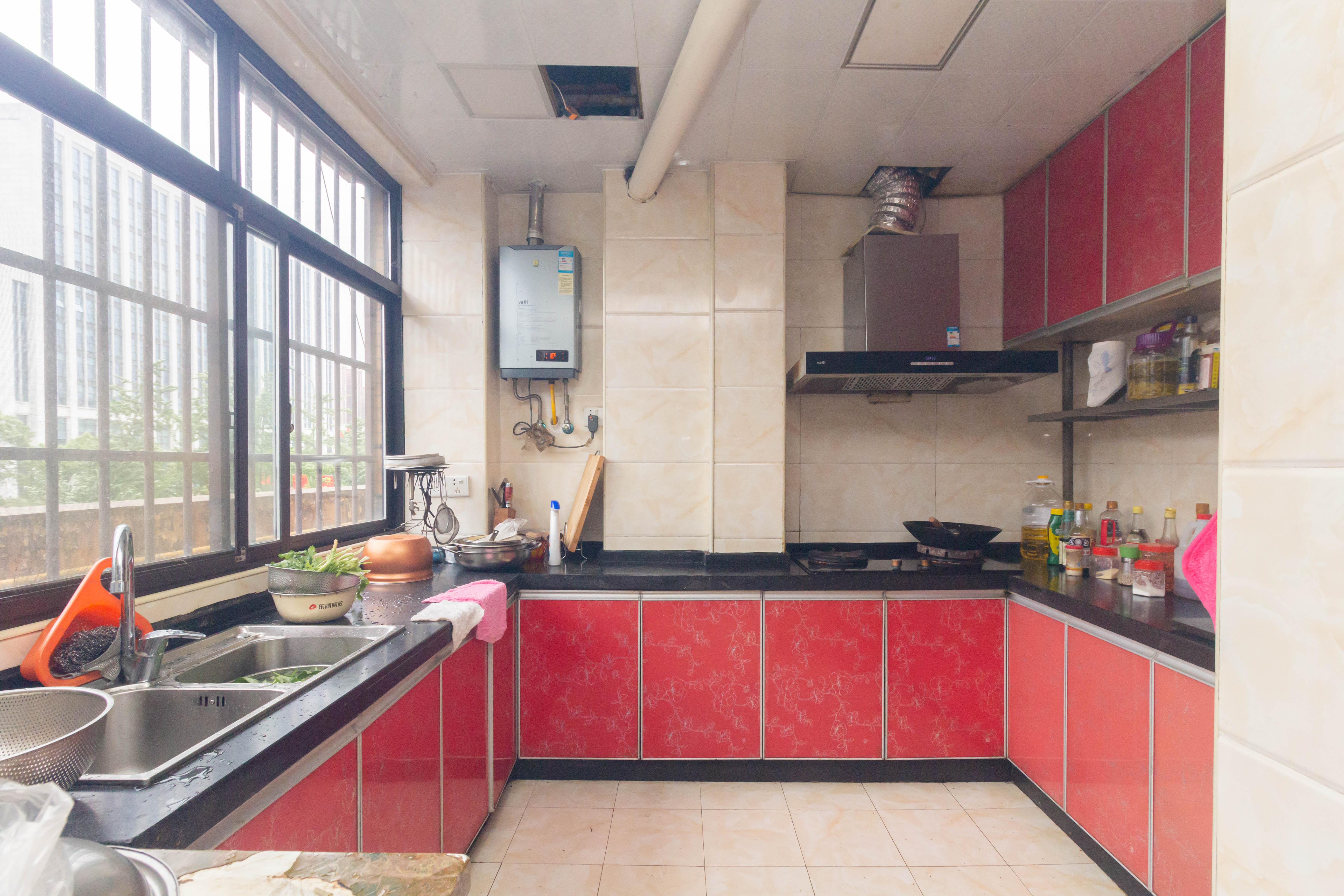 三景华御  3室2厅2卫    84.9万 三景华御  3室2厅2卫    84.9万厨房