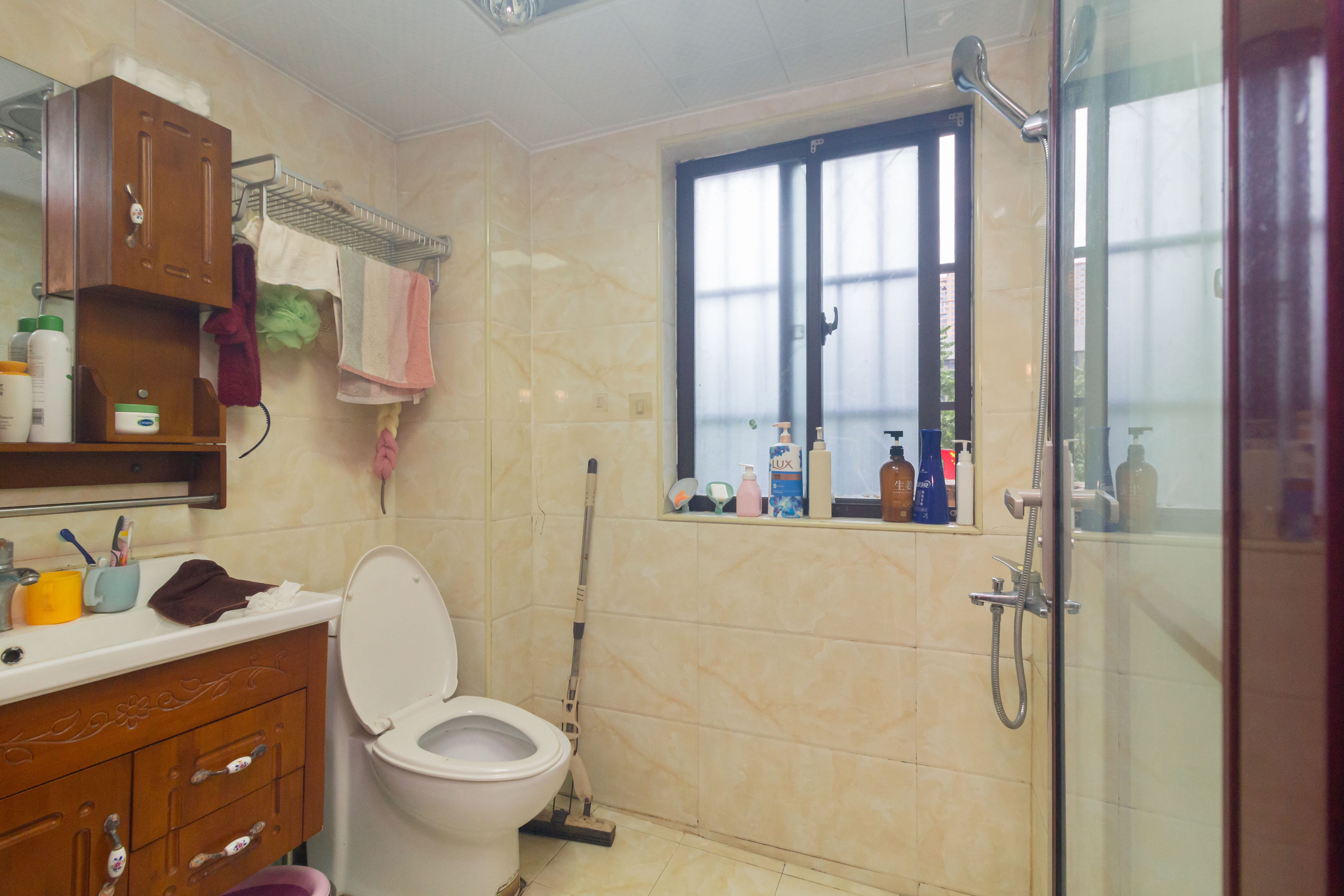 三景华御  3室2厅2卫    84.9万 三景华御  3室2厅2卫    84.9万卫生间