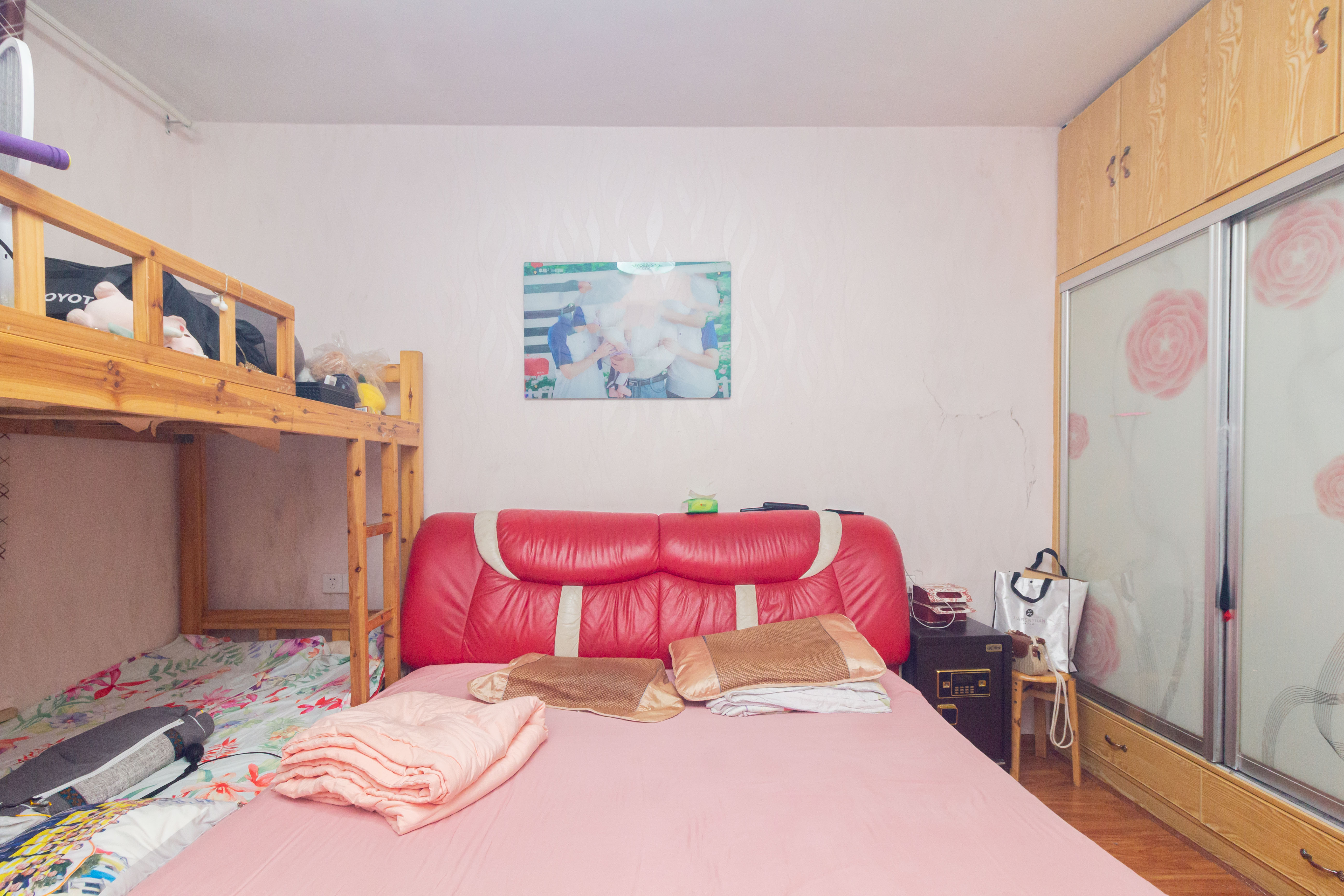 三景华御  3室2厅2卫    84.9万 三景华御  3室2厅2卫    84.9万卧室