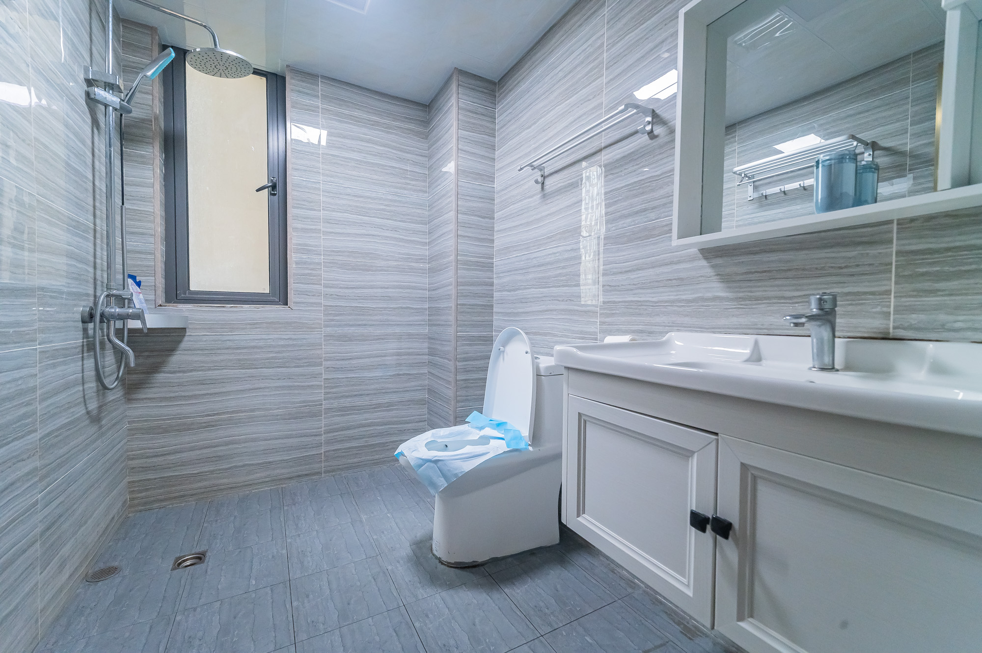 中建悦和城  3室2厅2卫    112.8万 中建悦和城  3室2厅2卫    112.8万卫生间