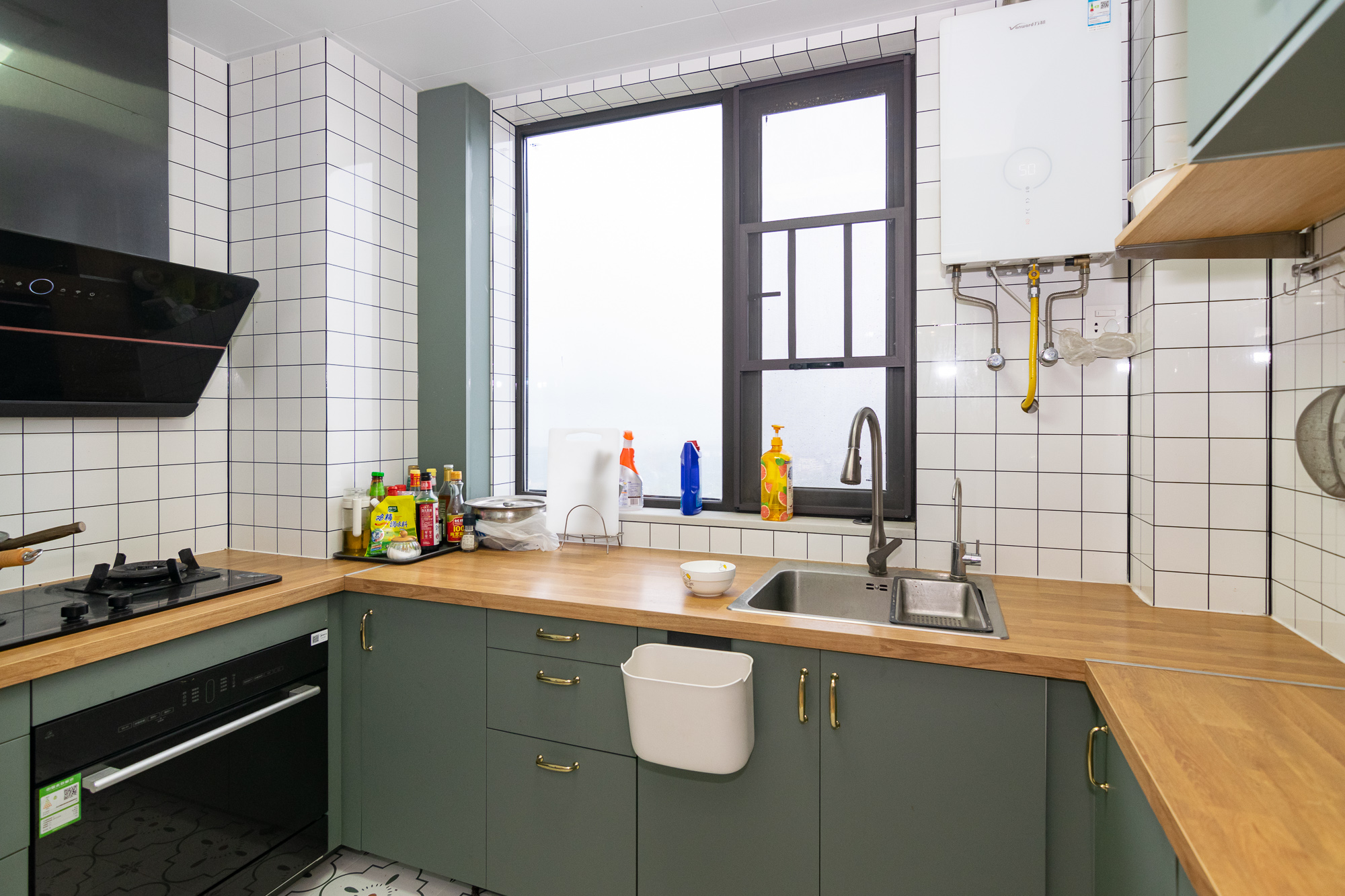 美的翰城  3室2厅2卫    70.0万 美的翰城  3室2厅2卫    70.0万厨房