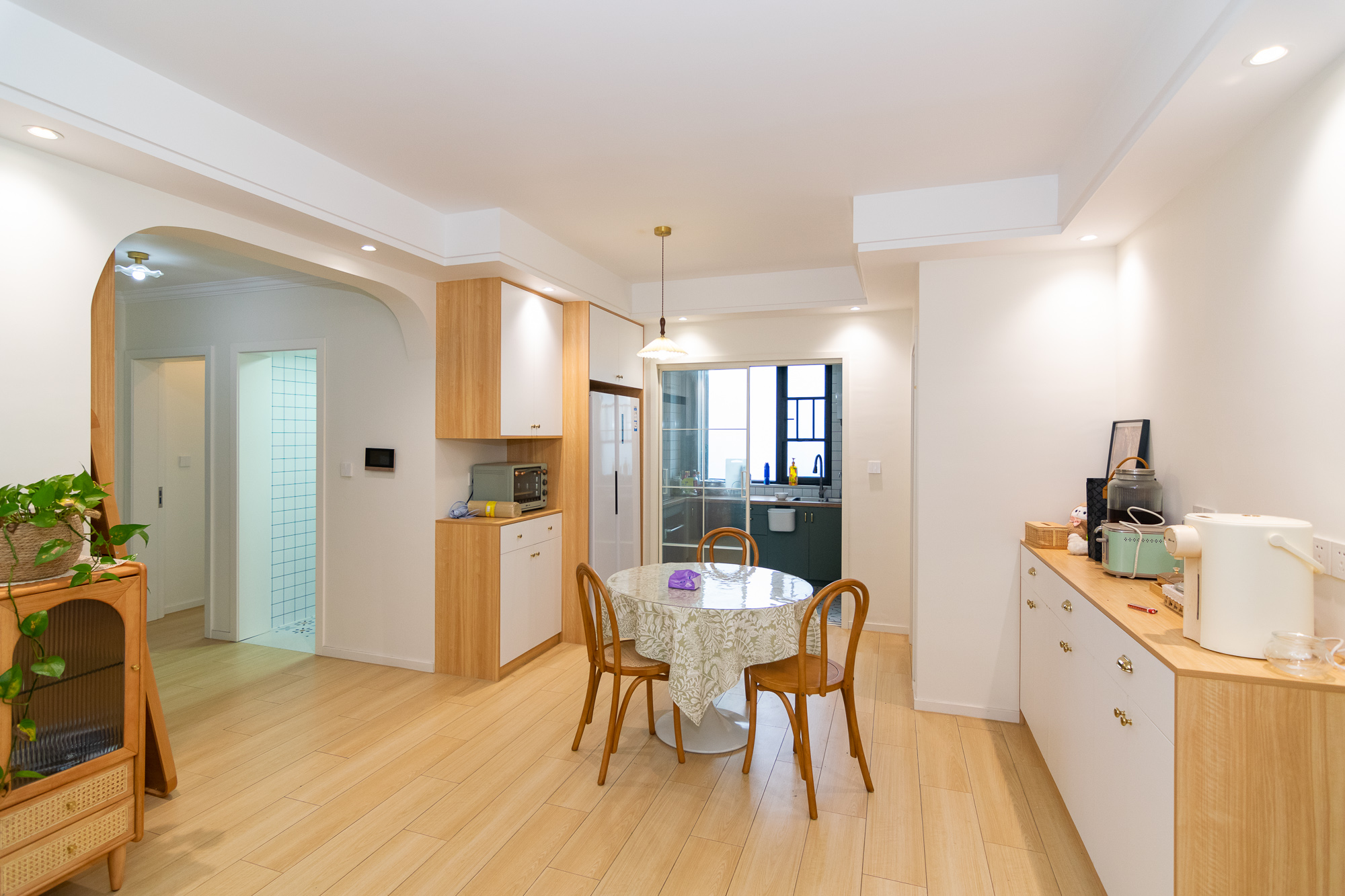 美的翰城  3室2厅2卫    70.0万 美的翰城  3室2厅2卫    70.0万客厅