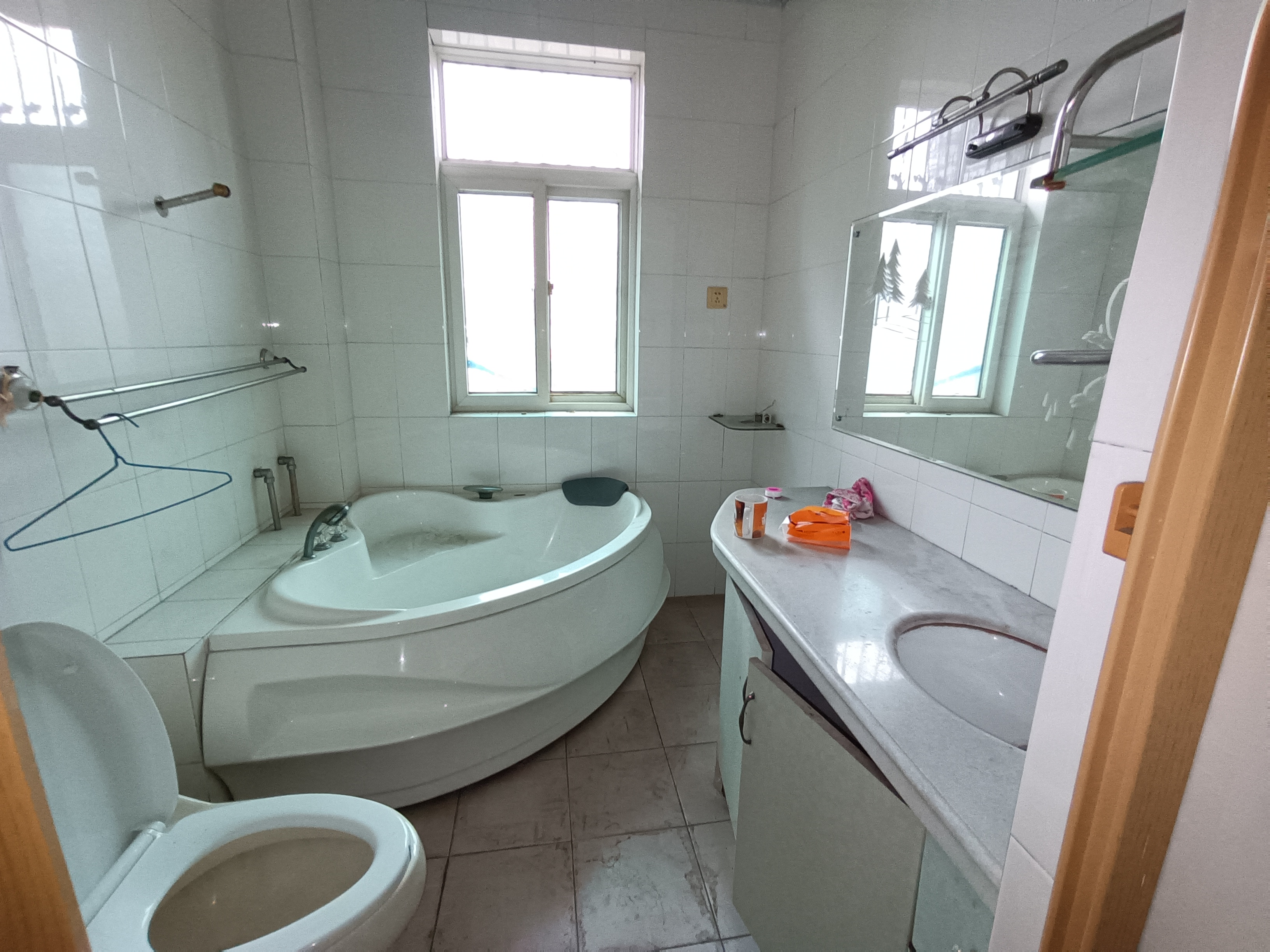 源园小区别墅 6室2厅3卫 268.0万 源园小区别墅 6室2厅3卫 268.0万室内图