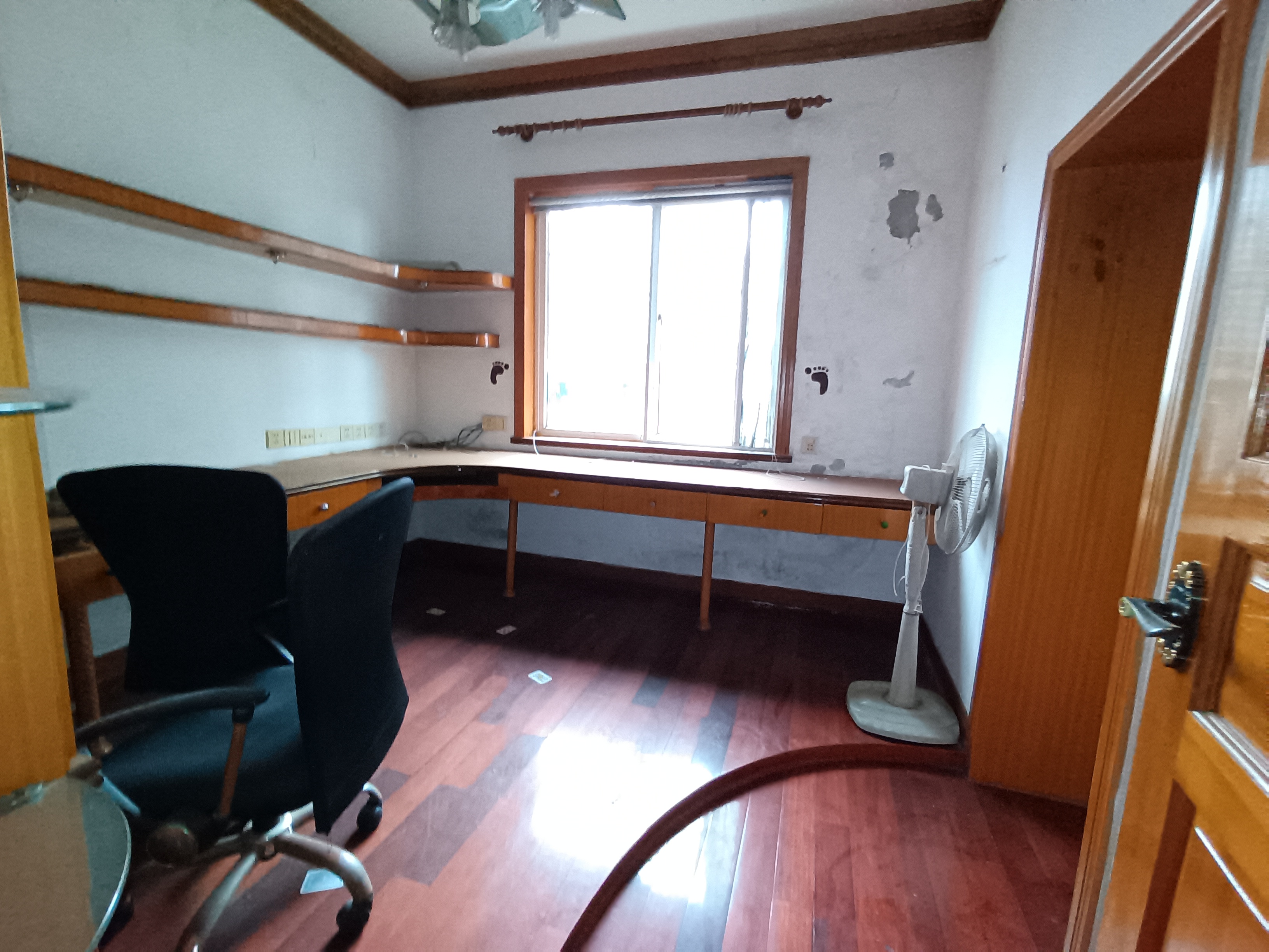 源园小区别墅 6室2厅3卫 268.0万 源园小区别墅 6室2厅3卫 268.0万室内图