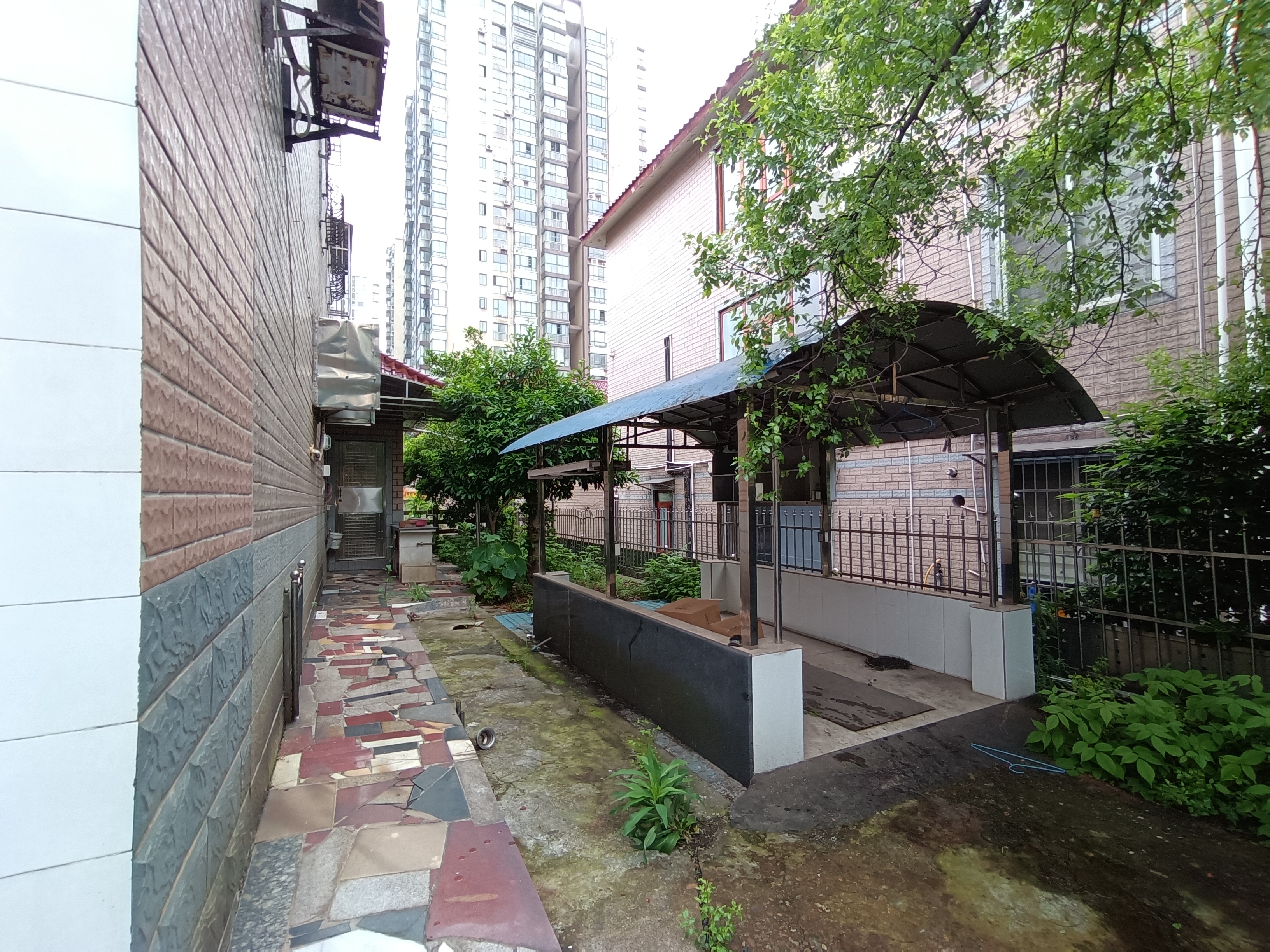 源园小区别墅 6室2厅3卫 268.0万 源园小区别墅 6室2厅3卫 268.0万室内图