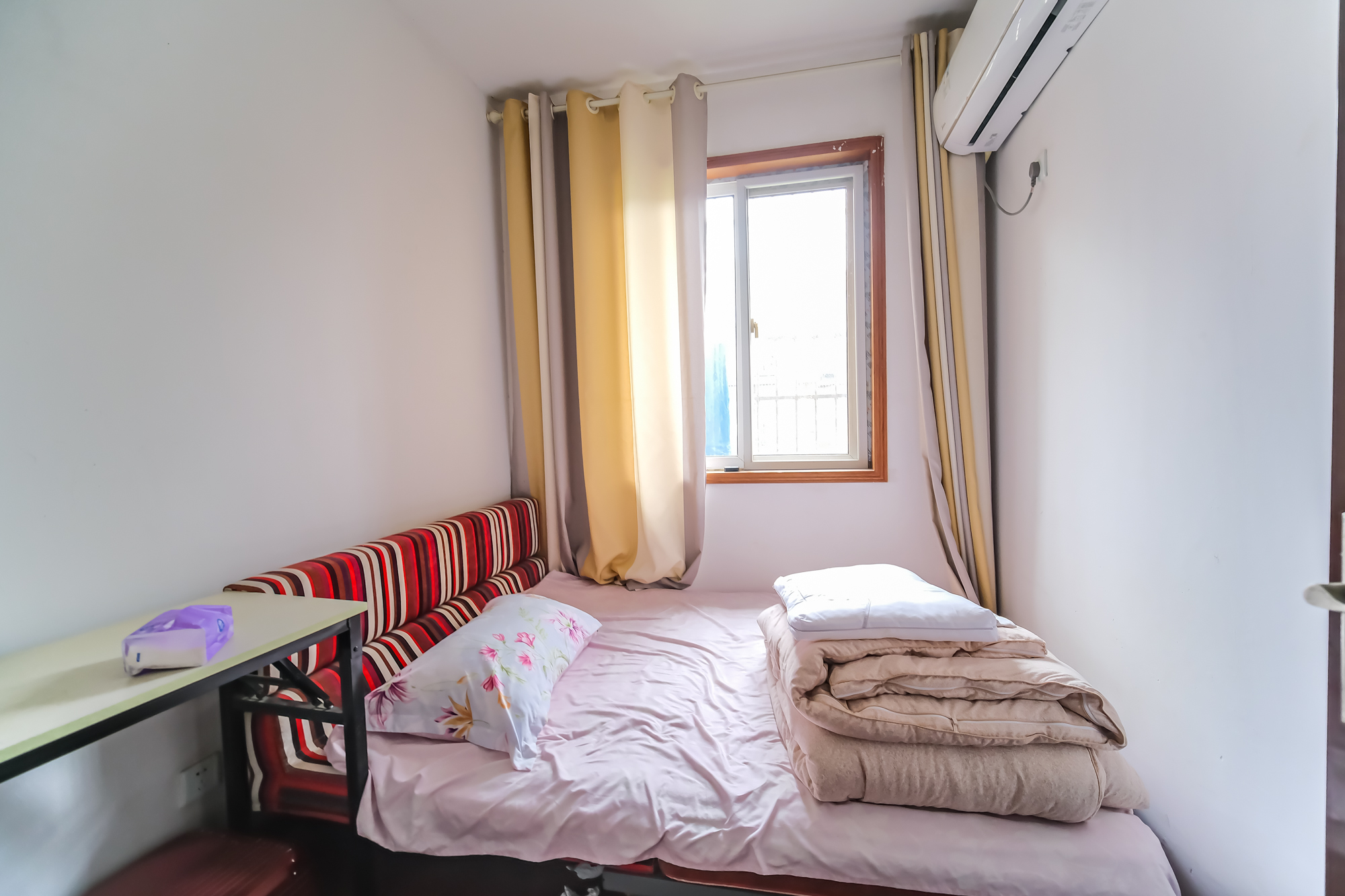 山水湾 3室2厅1卫 50.0万 山水湾 3室2厅1卫 50.0万卧室