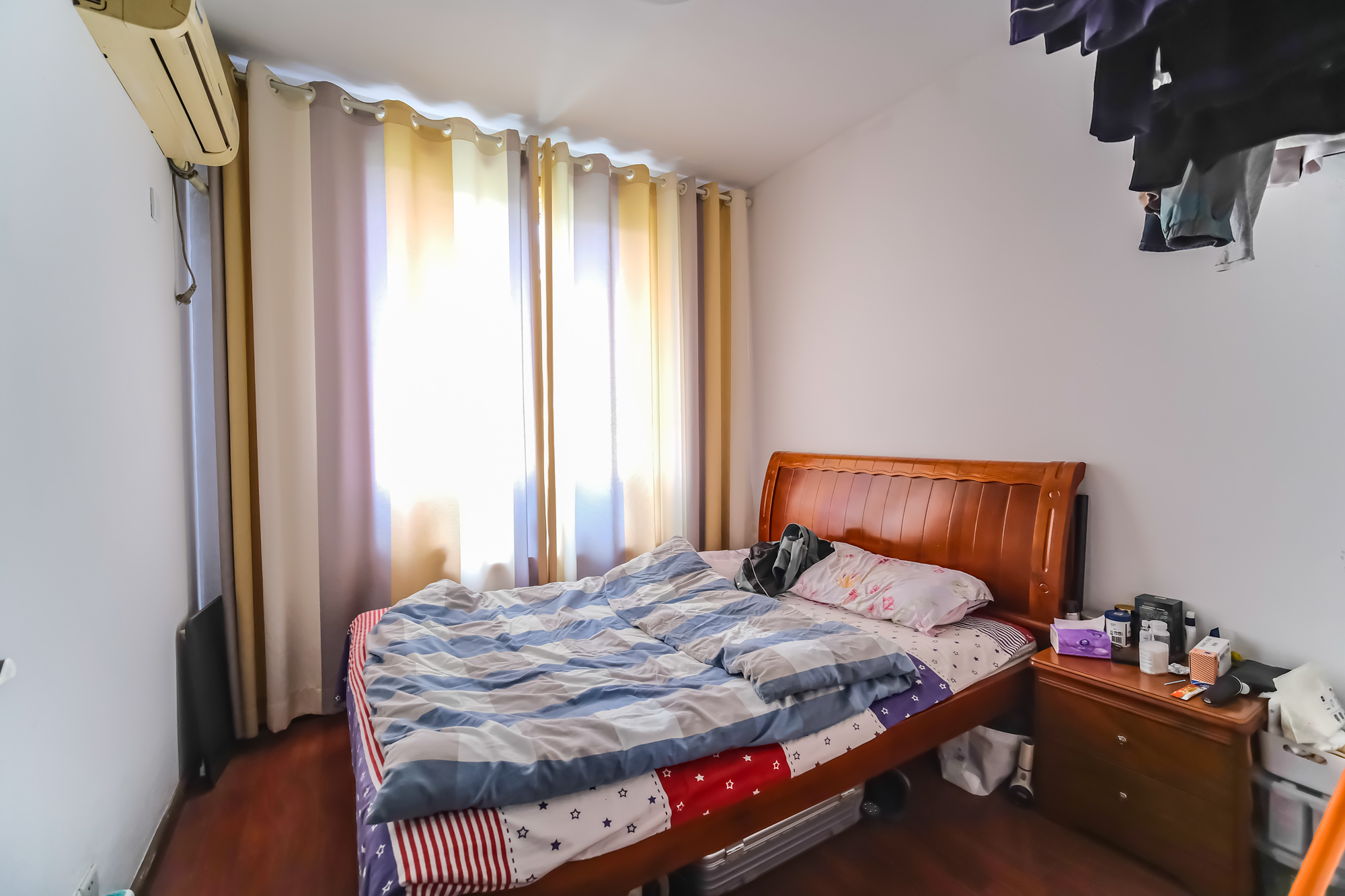 山水湾 3室2厅1卫 50.0万 山水湾 3室2厅1卫 50.0万卧室