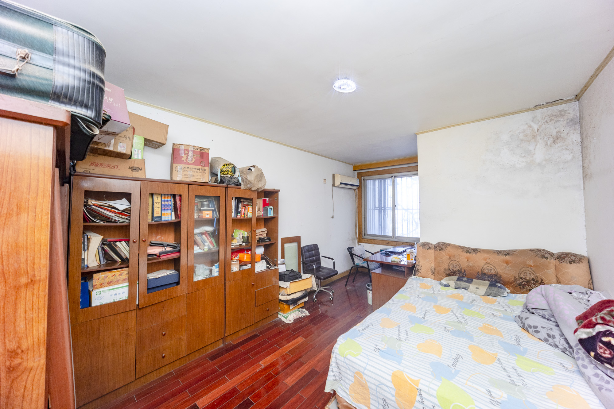 城南公寓 3室2厅2卫 75.0万 城南公寓 3室2厅2卫 75.0万卧室