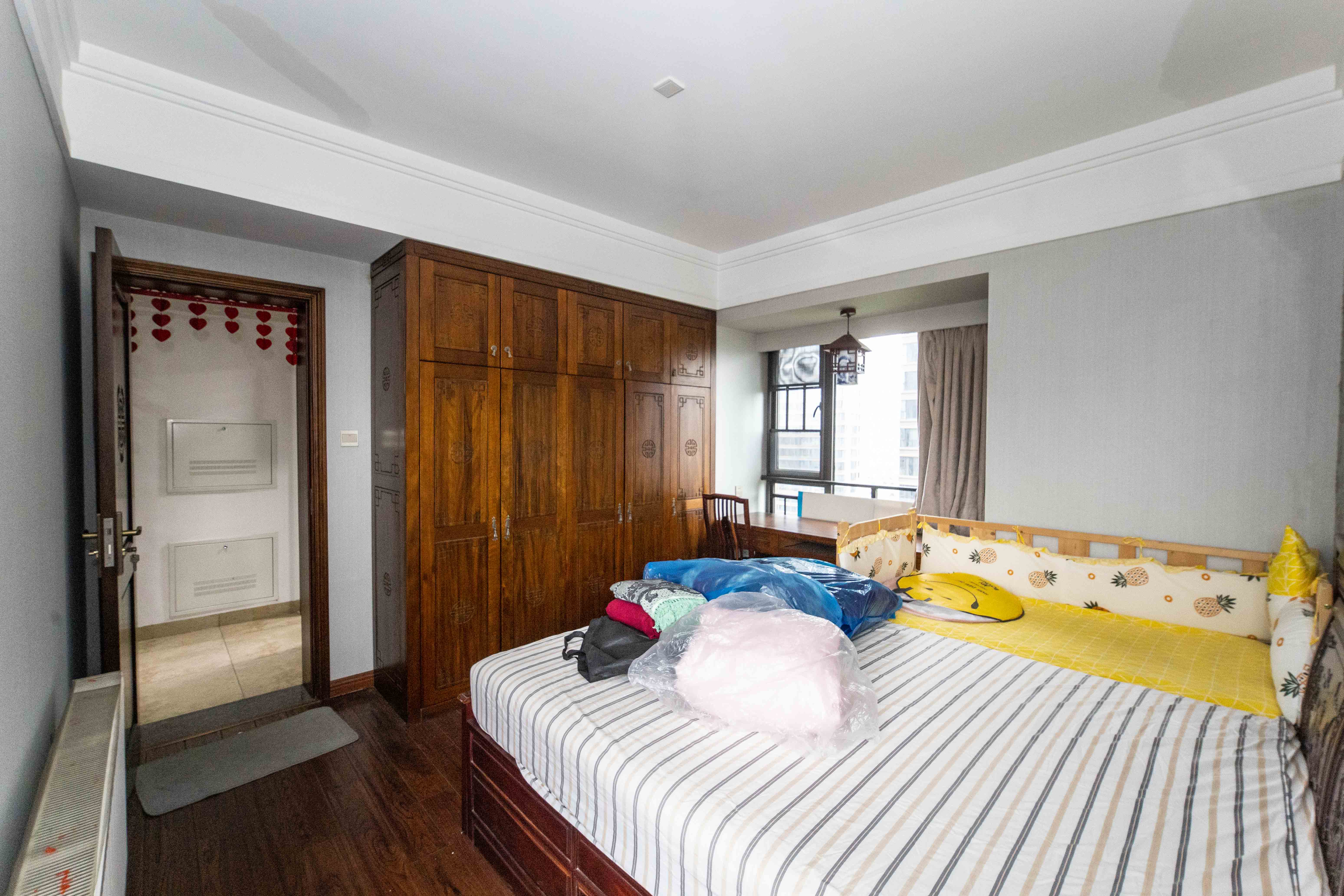 湘域熙岸  4室2厅2卫    238.0万 湘域熙岸  4室2厅2卫    238.0万卧室