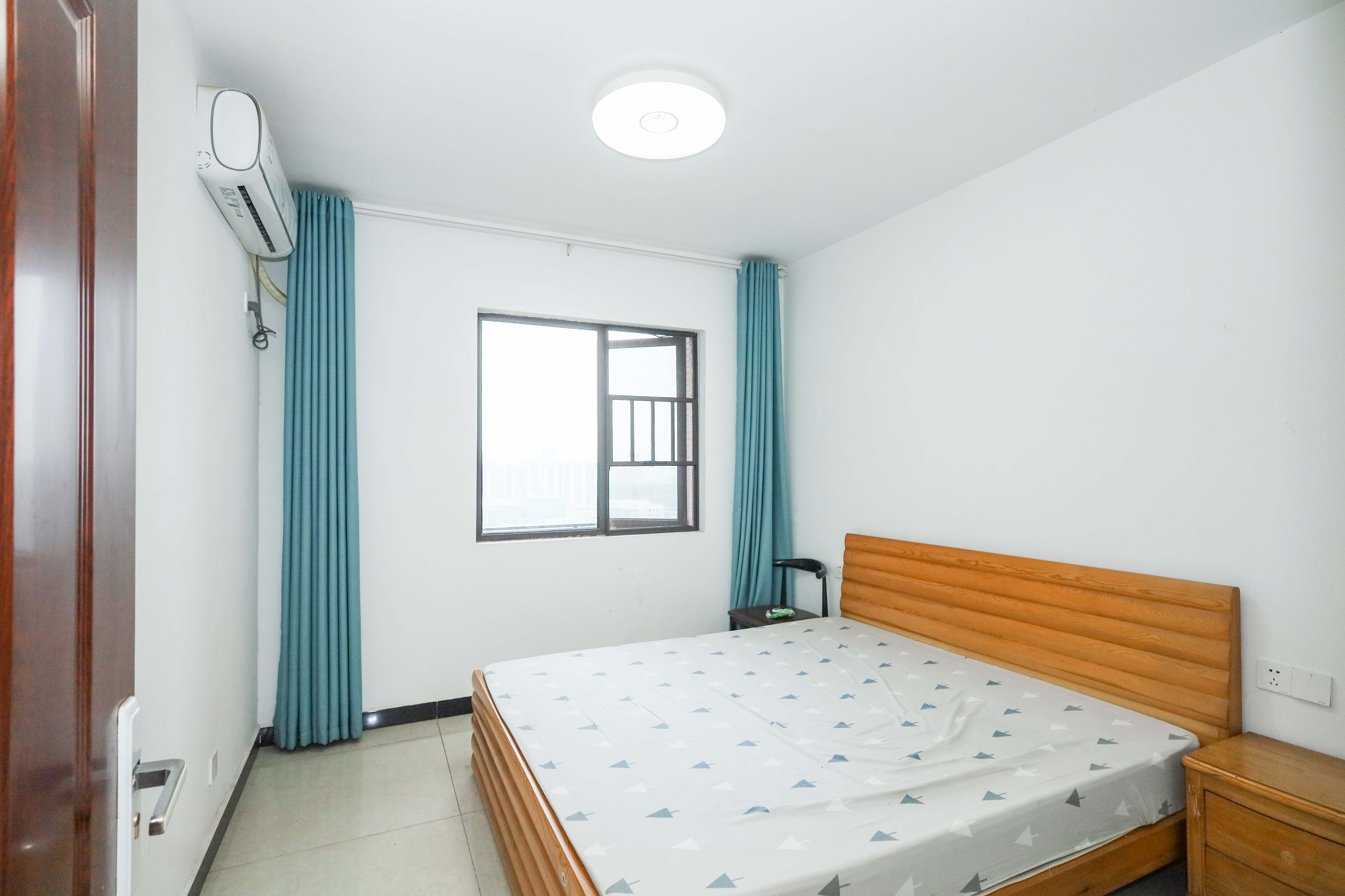中冶中央公园  3室2厅2卫   127.00万卧室