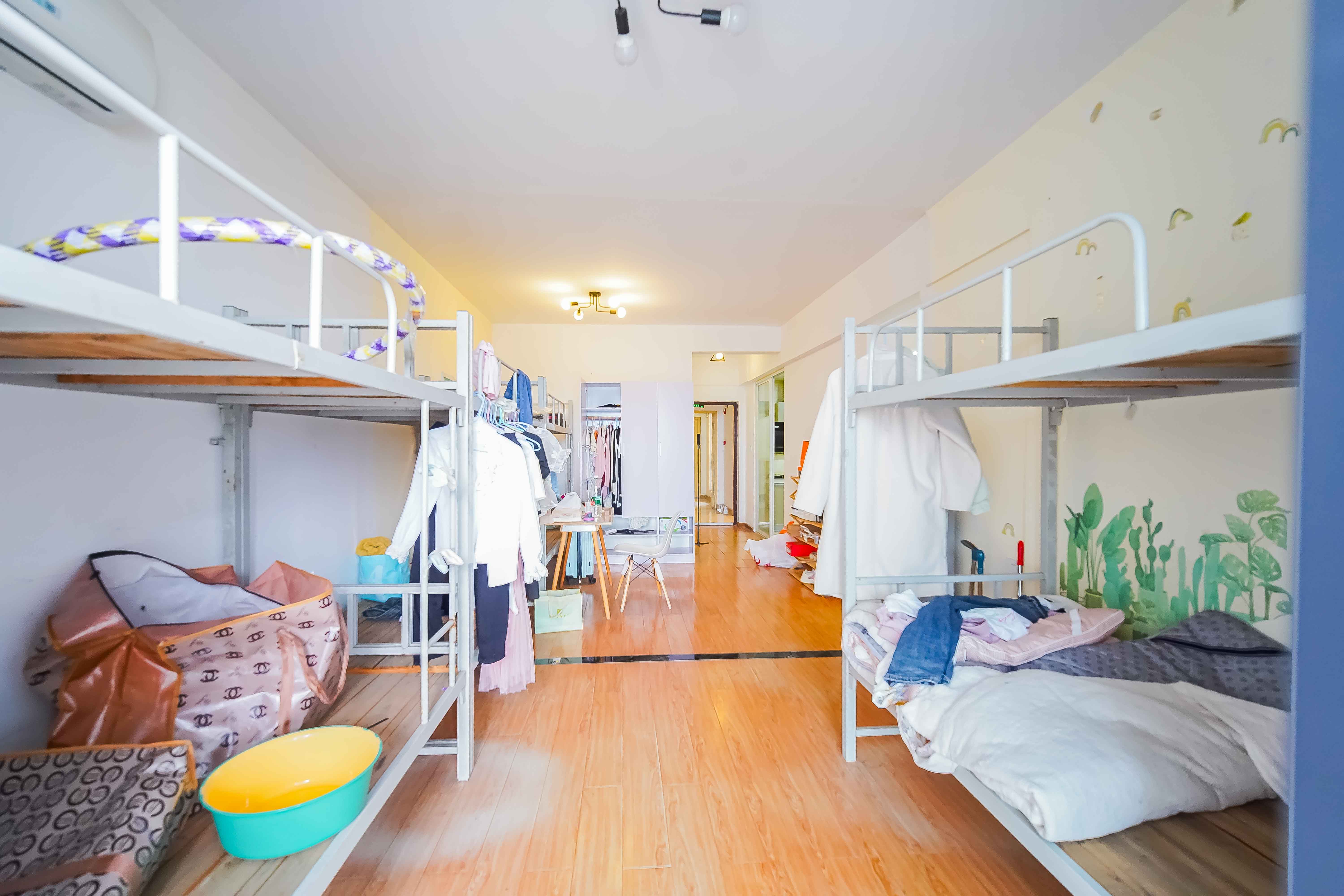 叠彩兰亭 3室2厅1卫 94.6万 叠彩兰亭 3室2厅1卫 94.6万客厅