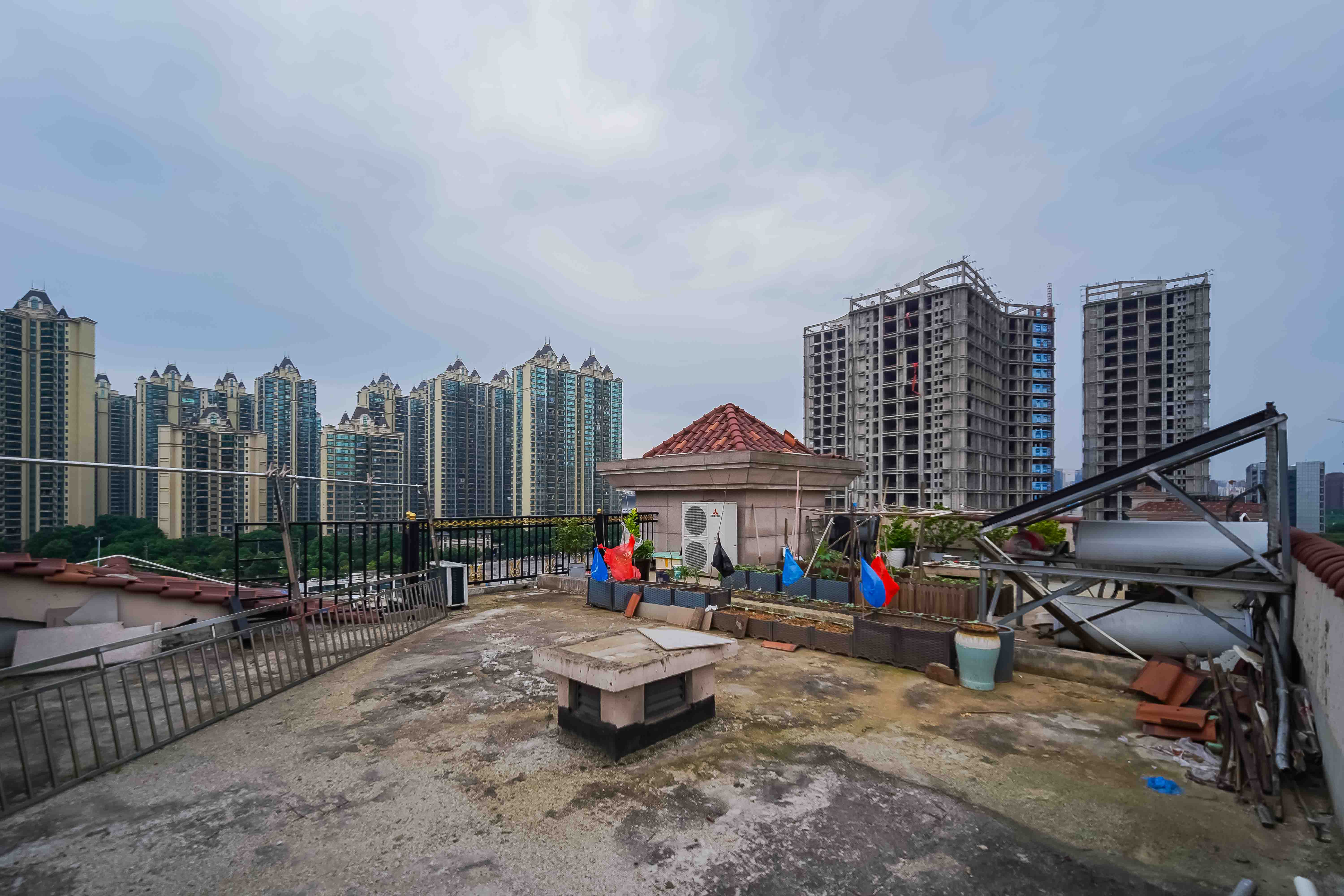 明昇壹城（明昇时代广场）一期  5室2厅3卫    450.0万其他