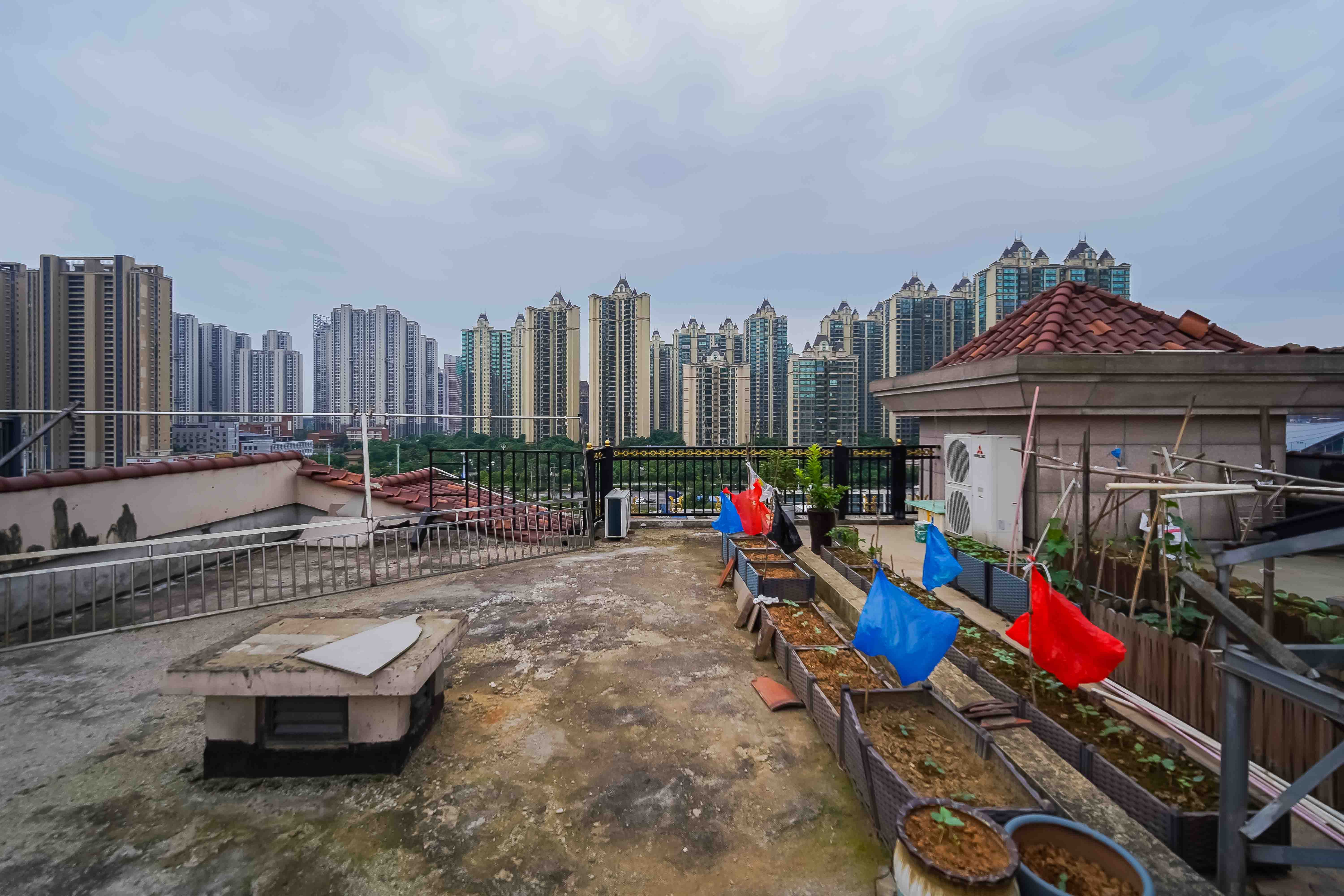 明昇壹城（明昇时代广场）一期  5室2厅3卫    450.0万其他