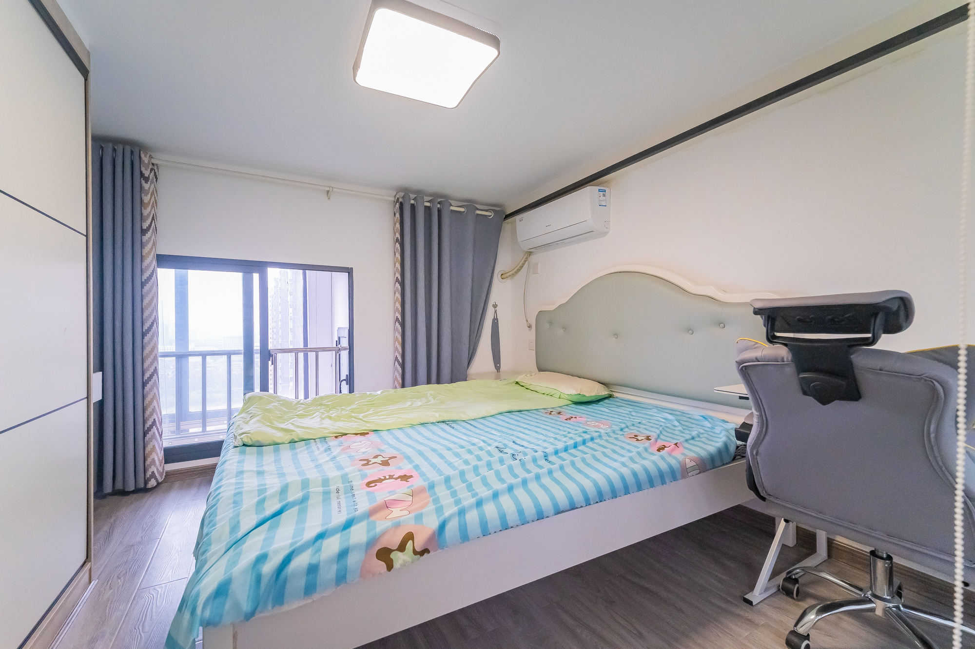 海伦春天  2室1厅1卫   37.00万卧室
