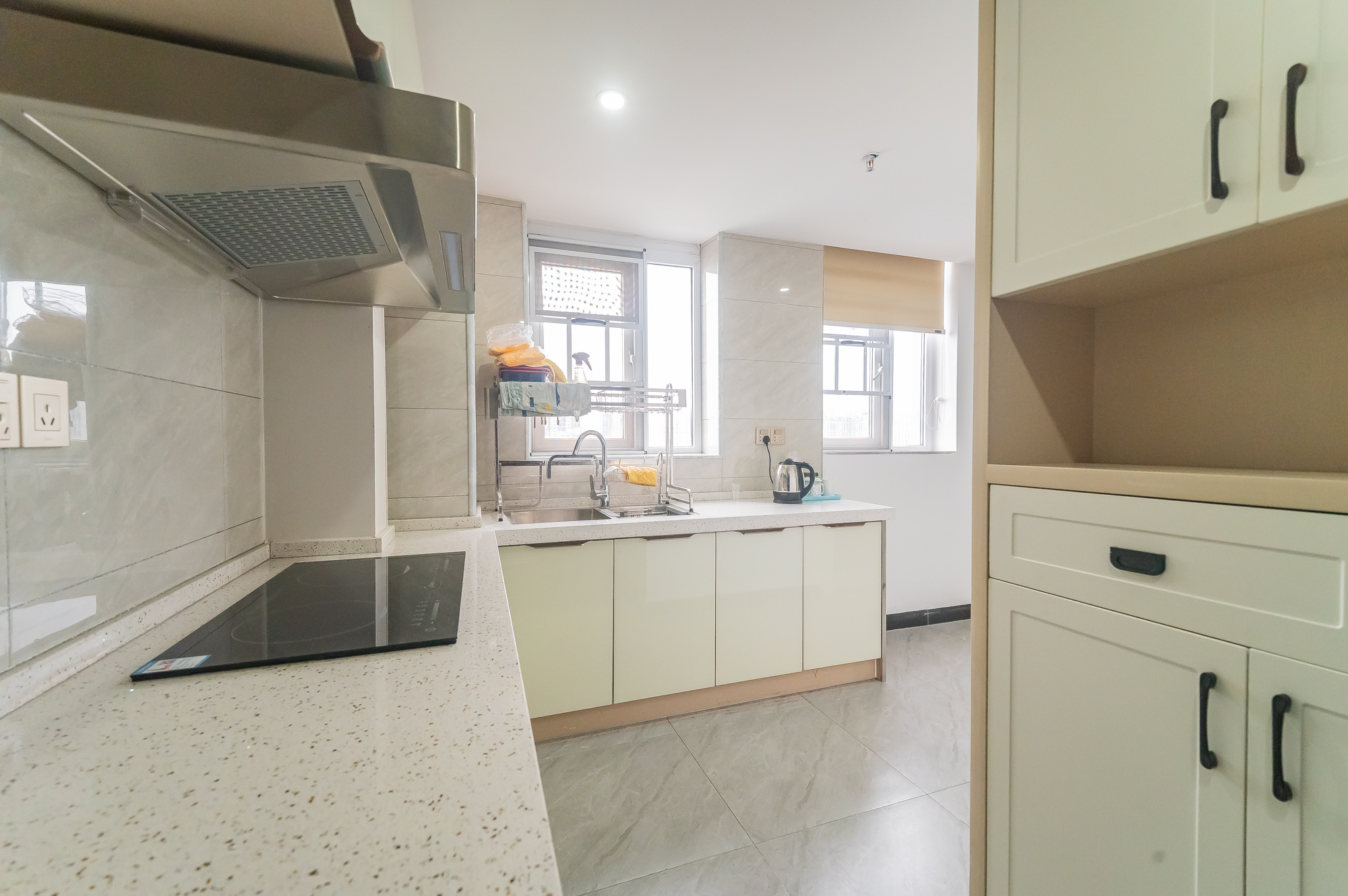 MOMA当代广场  2室1厅1卫    35.0万 MOMA当代广场  2室1厅1卫    35.0万厨房