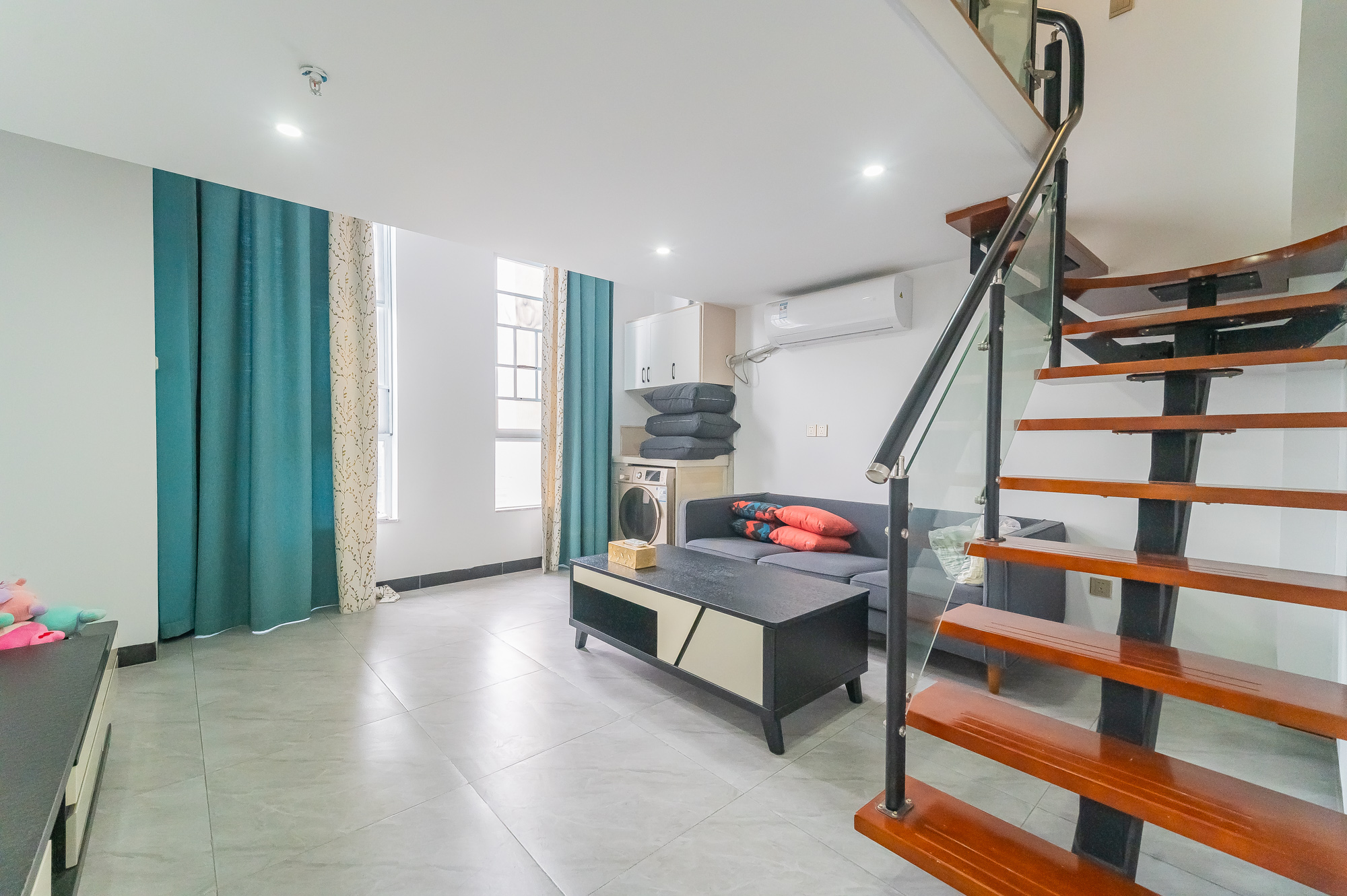 MOMA当代广场  2室1厅1卫    35.0万 MOMA当代广场  2室1厅1卫    35.0万客厅