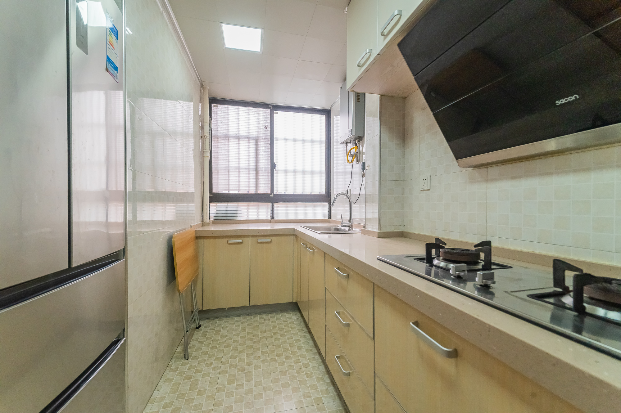 华润凤凰城三期  2室2厅1卫    58.0万 华润凤凰城三期  2室2厅1卫    58.0万厨房