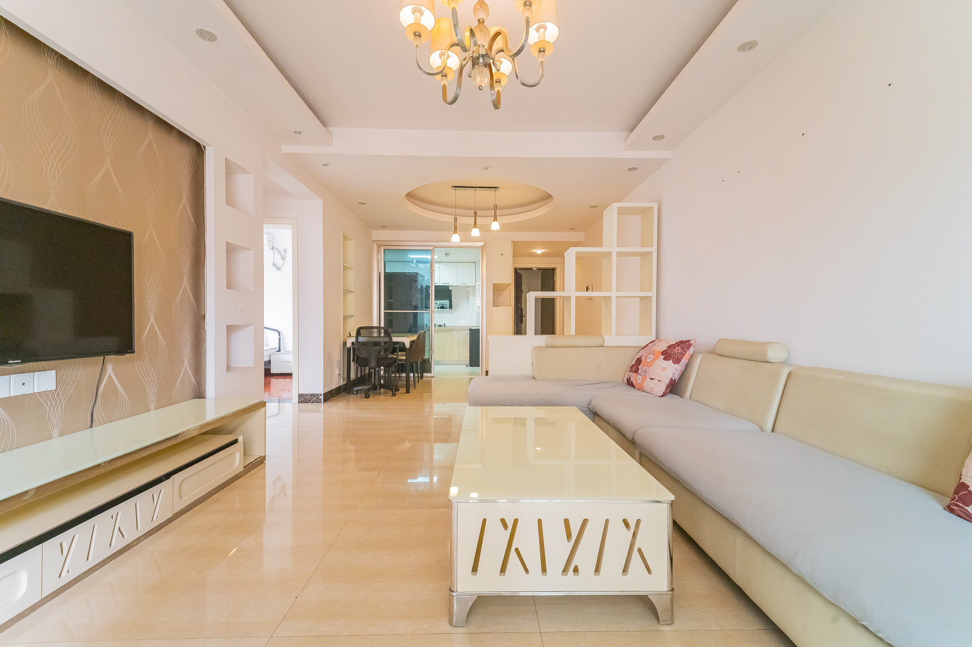 华润凤凰城三期  2室2厅1卫    58.0万 华润凤凰城三期  2室2厅1卫    58.0万客厅