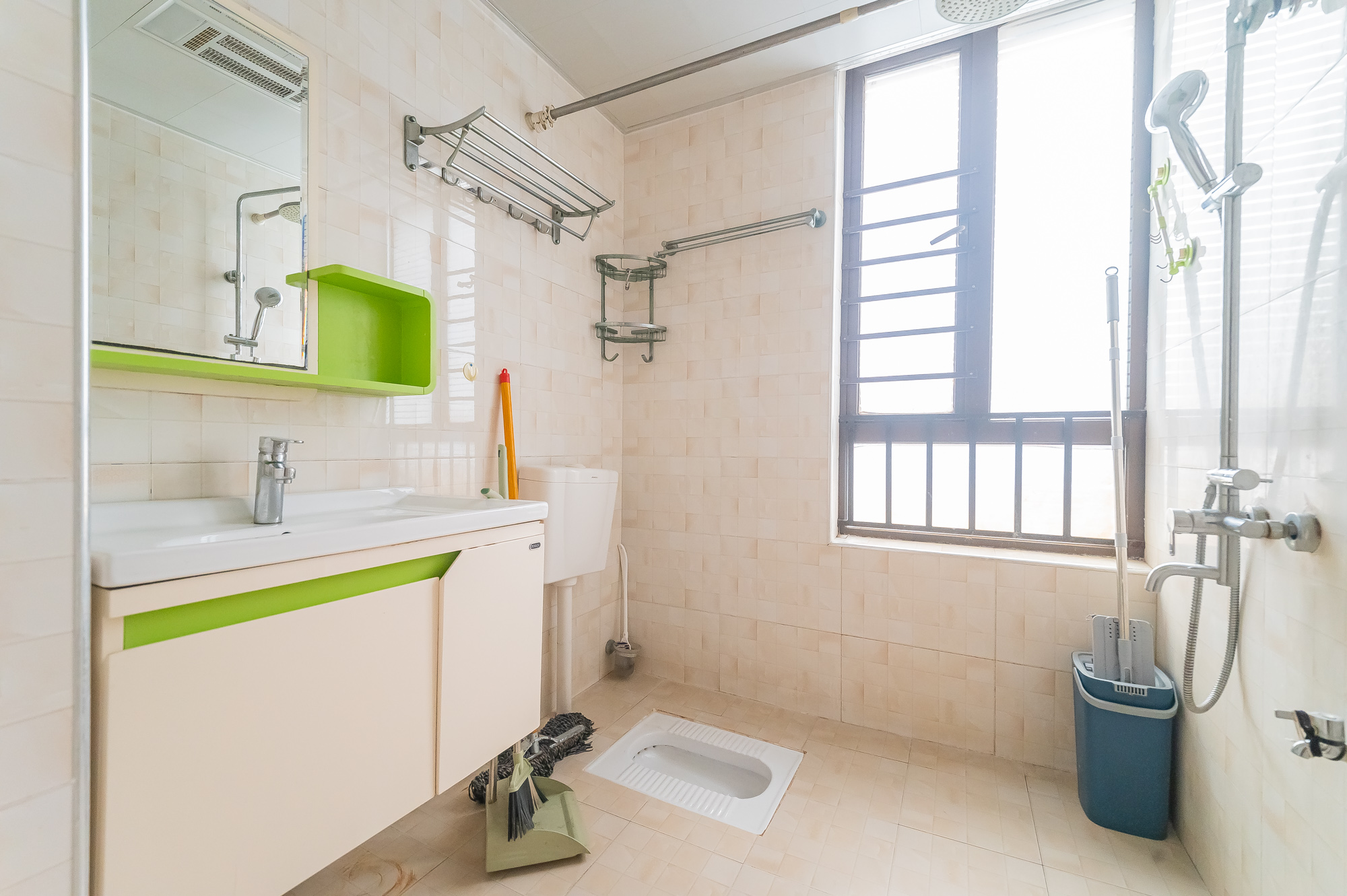 华润凤凰城三期  2室2厅1卫    58.0万 华润凤凰城三期  2室2厅1卫    58.0万卫生间