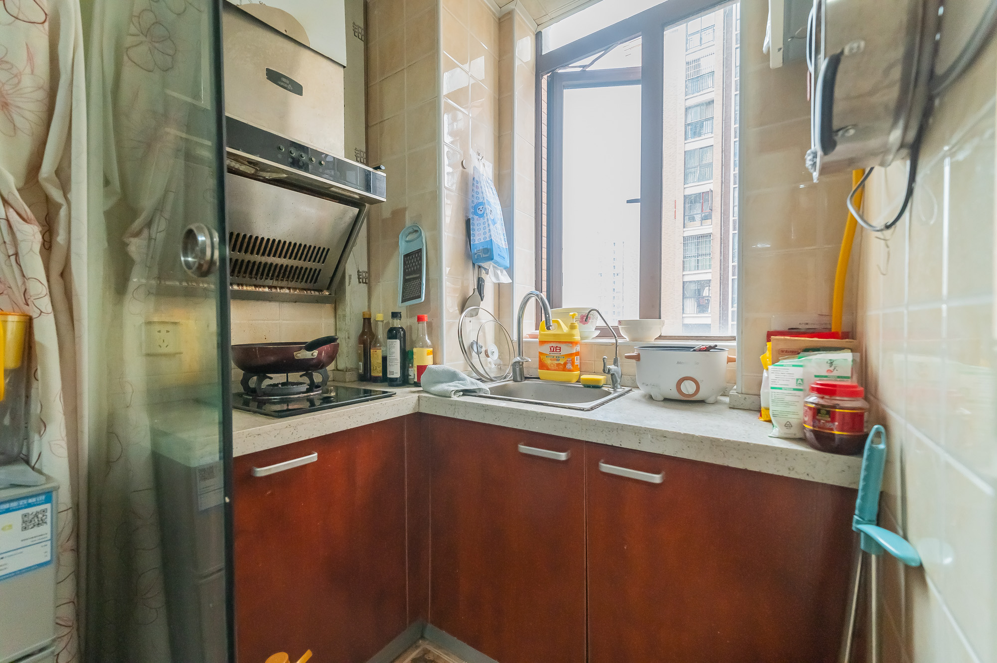 水岸世景  1室1厅1卫    25.8万 水岸世景  1室1厅1卫    25.8万厨房