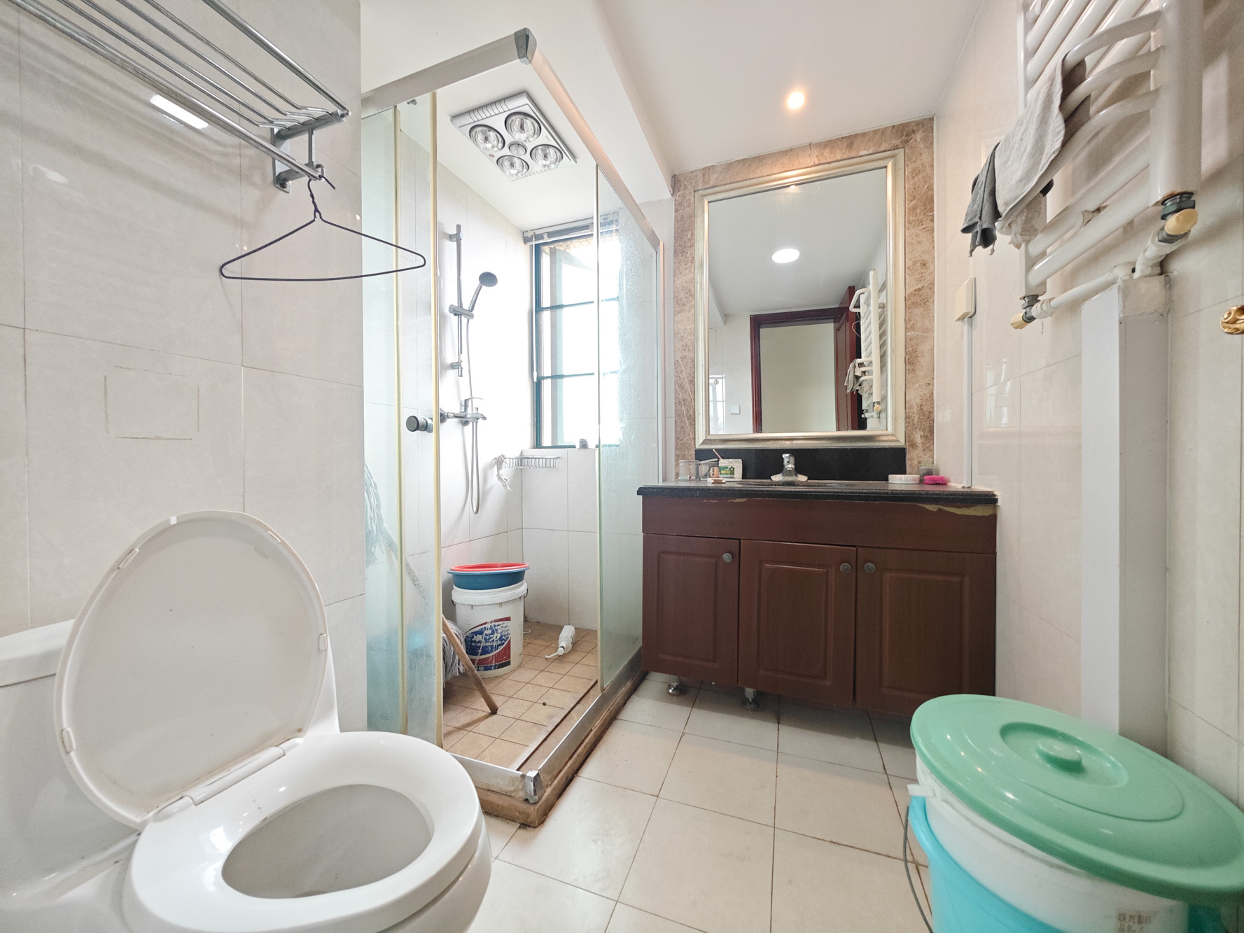 恒大城 5室2厅2卫 135.0万 恒大城 5室2厅2卫 135.0万卫生间