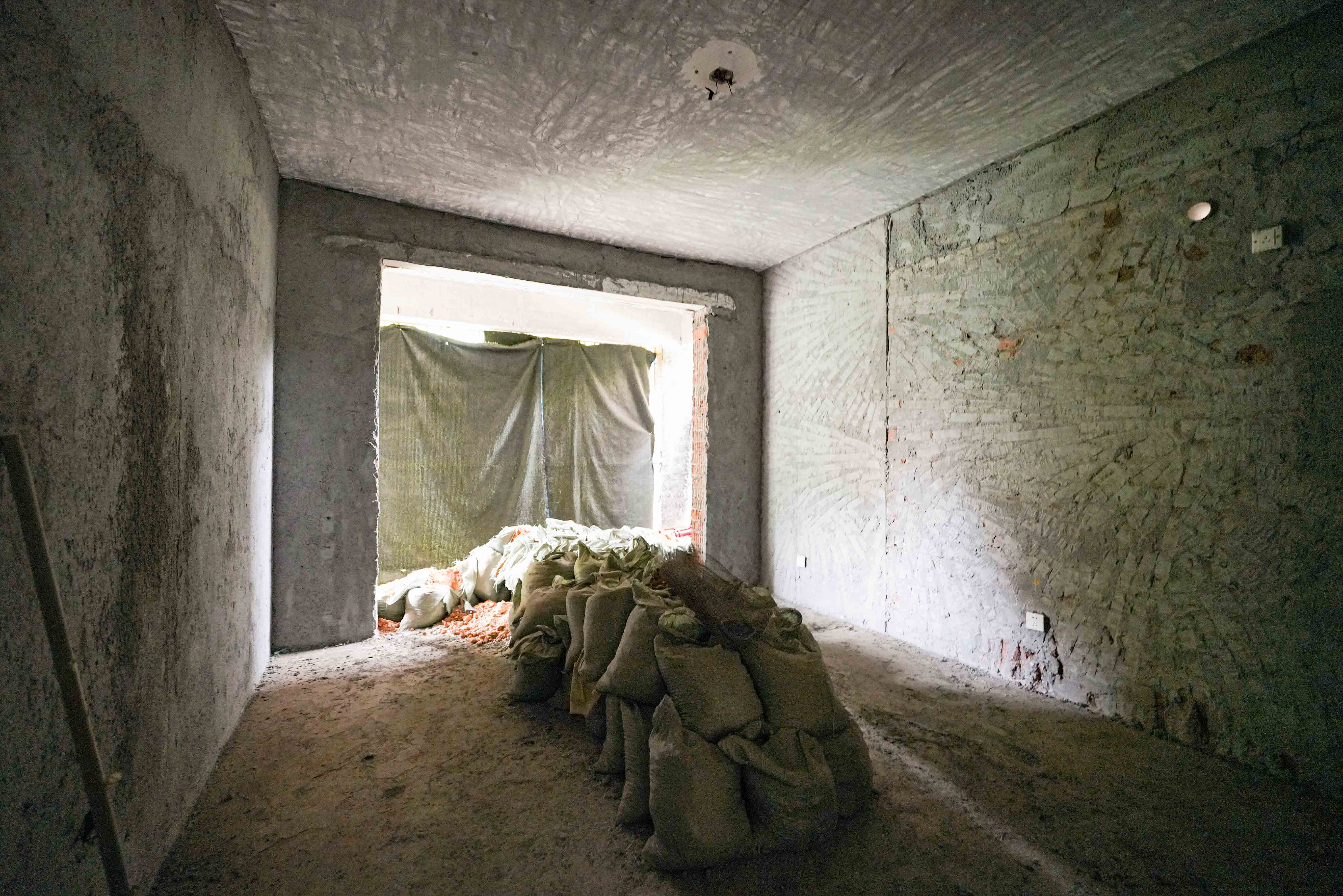 嘉华城(一期) 6室2厅2卫 290.0万 嘉华城(一期) 6室2厅2卫 290.0万卧室