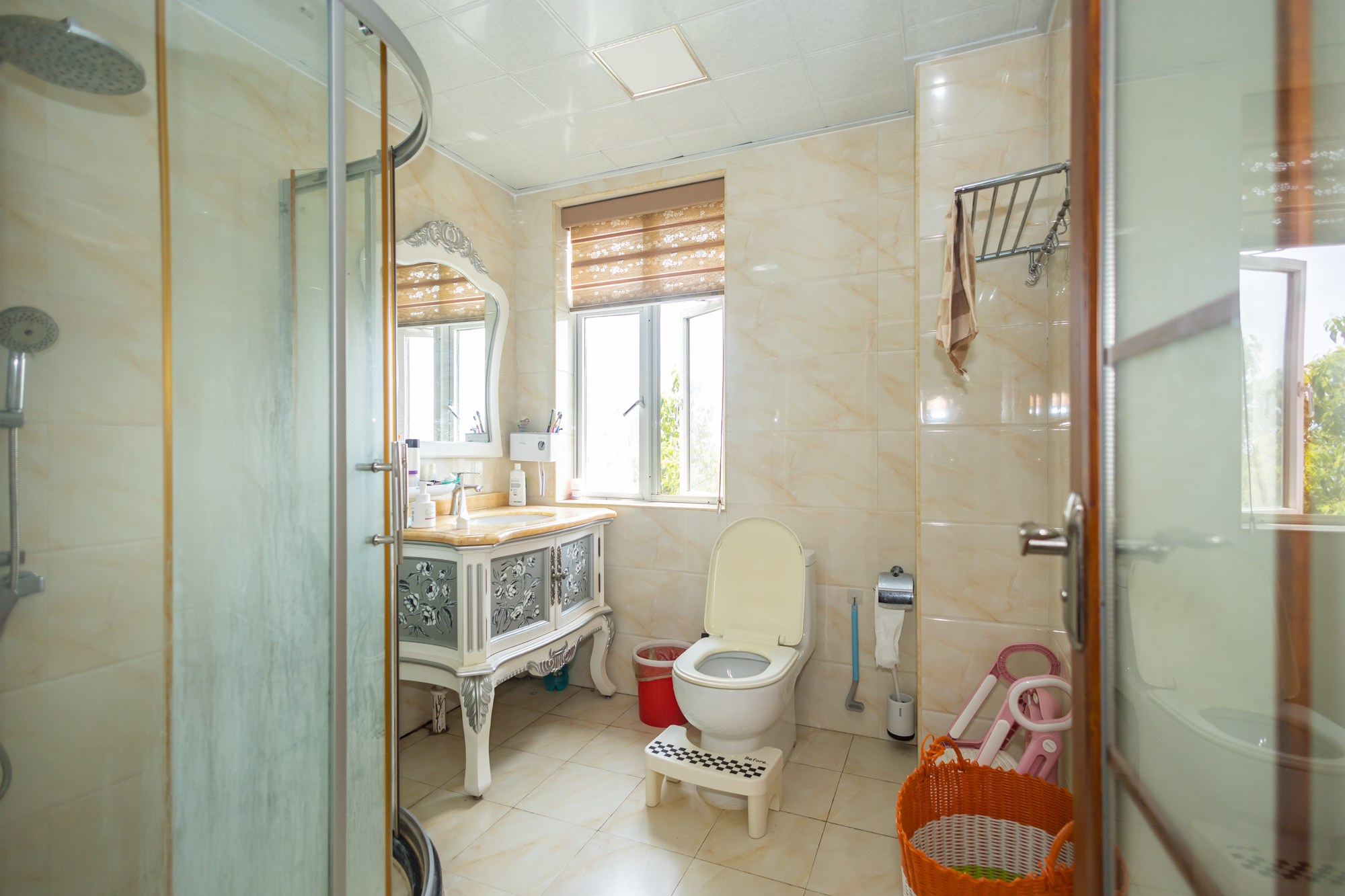 淞雅苑  4室2厅2卫    108.5万 淞雅苑  4室2厅2卫    108.5万卫生间