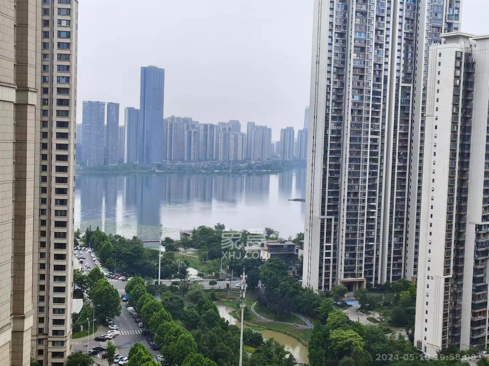 卓越浅水湾  4室2厅2卫   1800.00元/月室内图