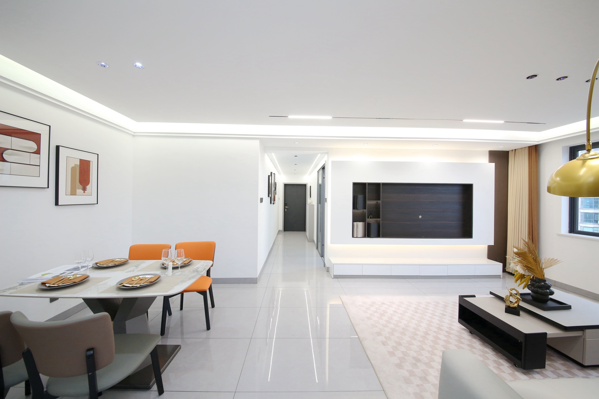 新华联家园  3室2厅2卫    149.8万客厅