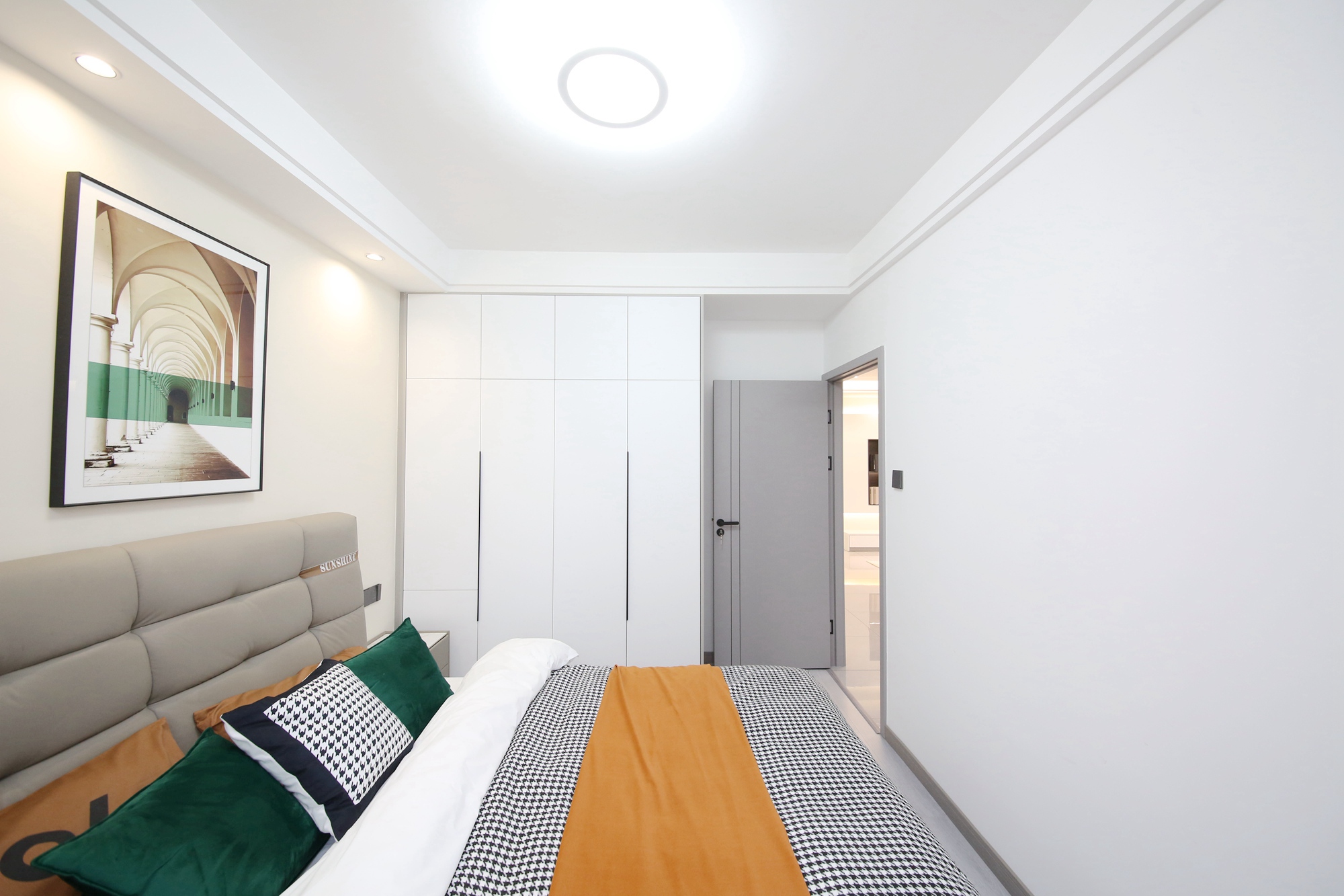 新华联家园  3室2厅2卫    149.8万卧室