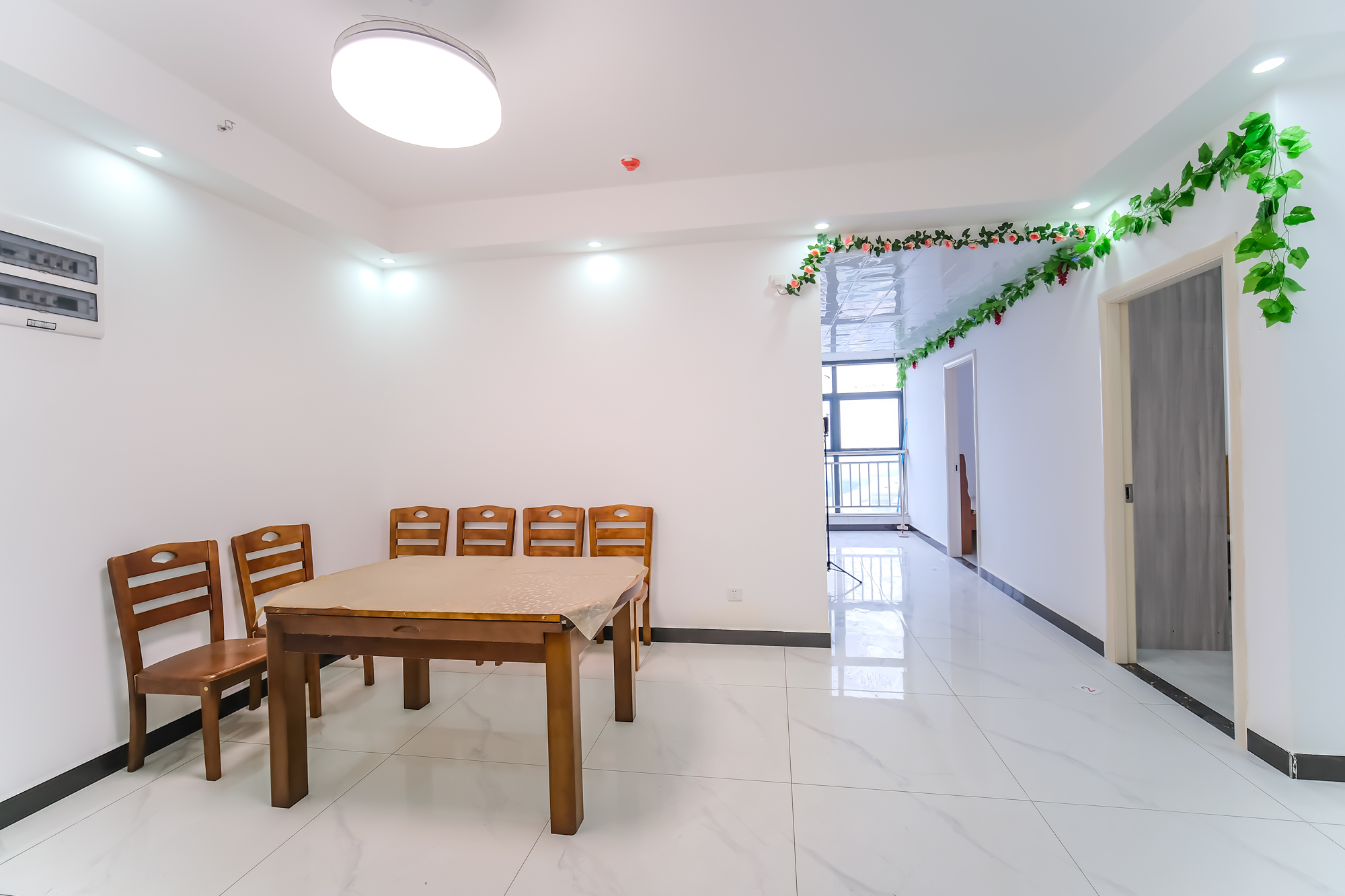 和悦城(蟠龙景苑) 2室2厅1卫 58.0万 和悦城(蟠龙景苑) 2室2厅1卫 58.0万客厅