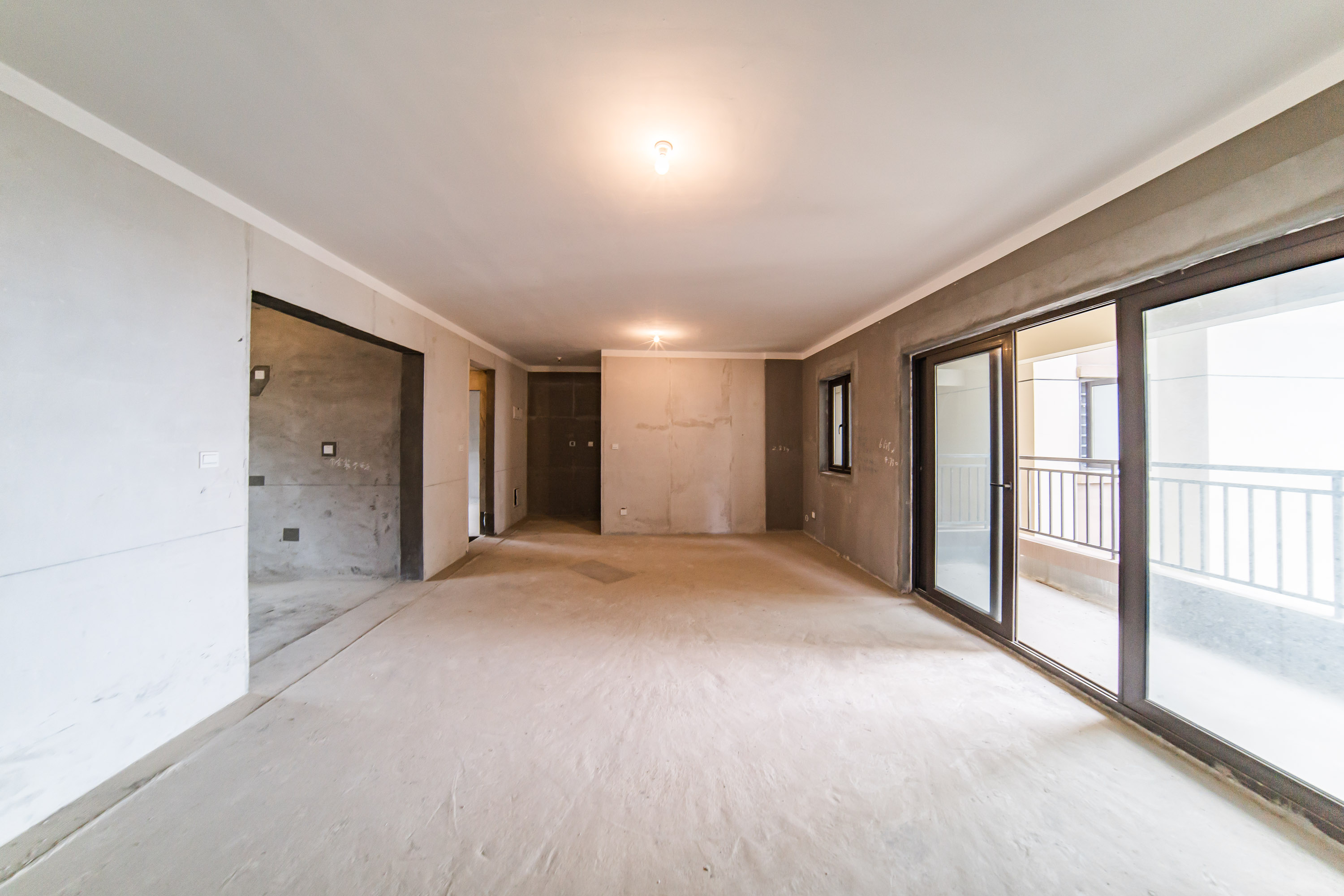 蓝光雍锦半岛  4室2厅2卫    128.0万客厅