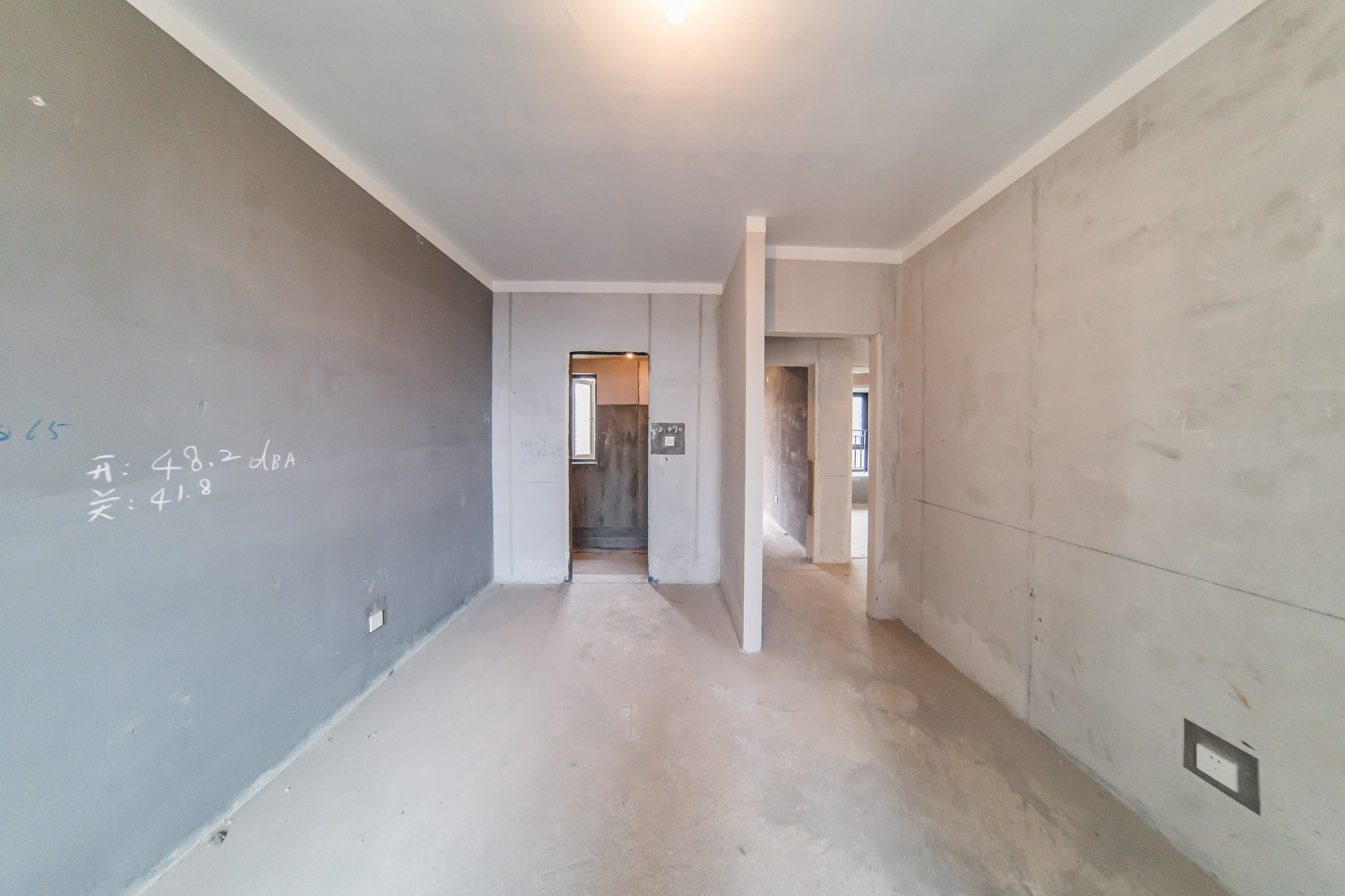 蓝光雍锦半岛  4室2厅2卫    128.0万卧室